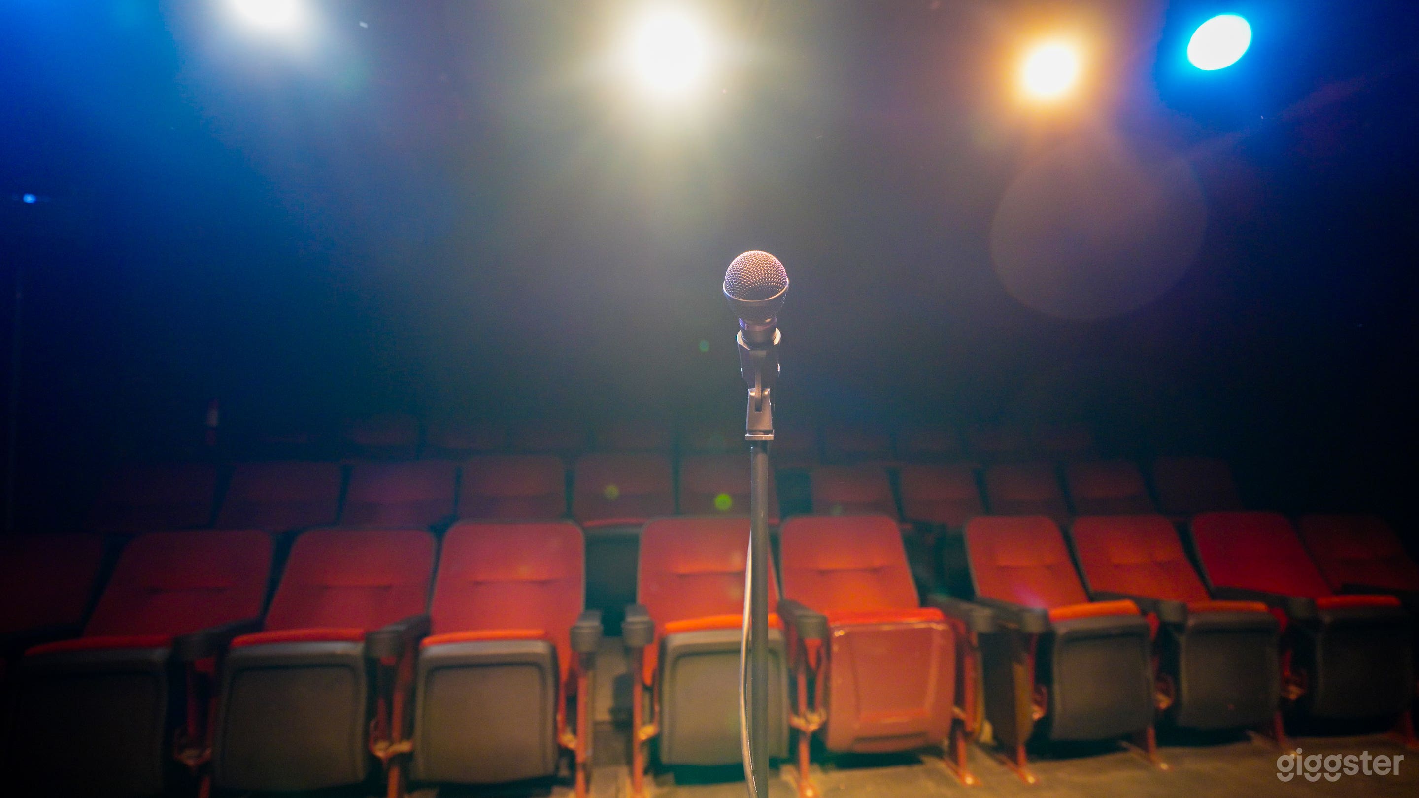 Versatile Black Box Screening Room &amp; Live Venue Photo 1