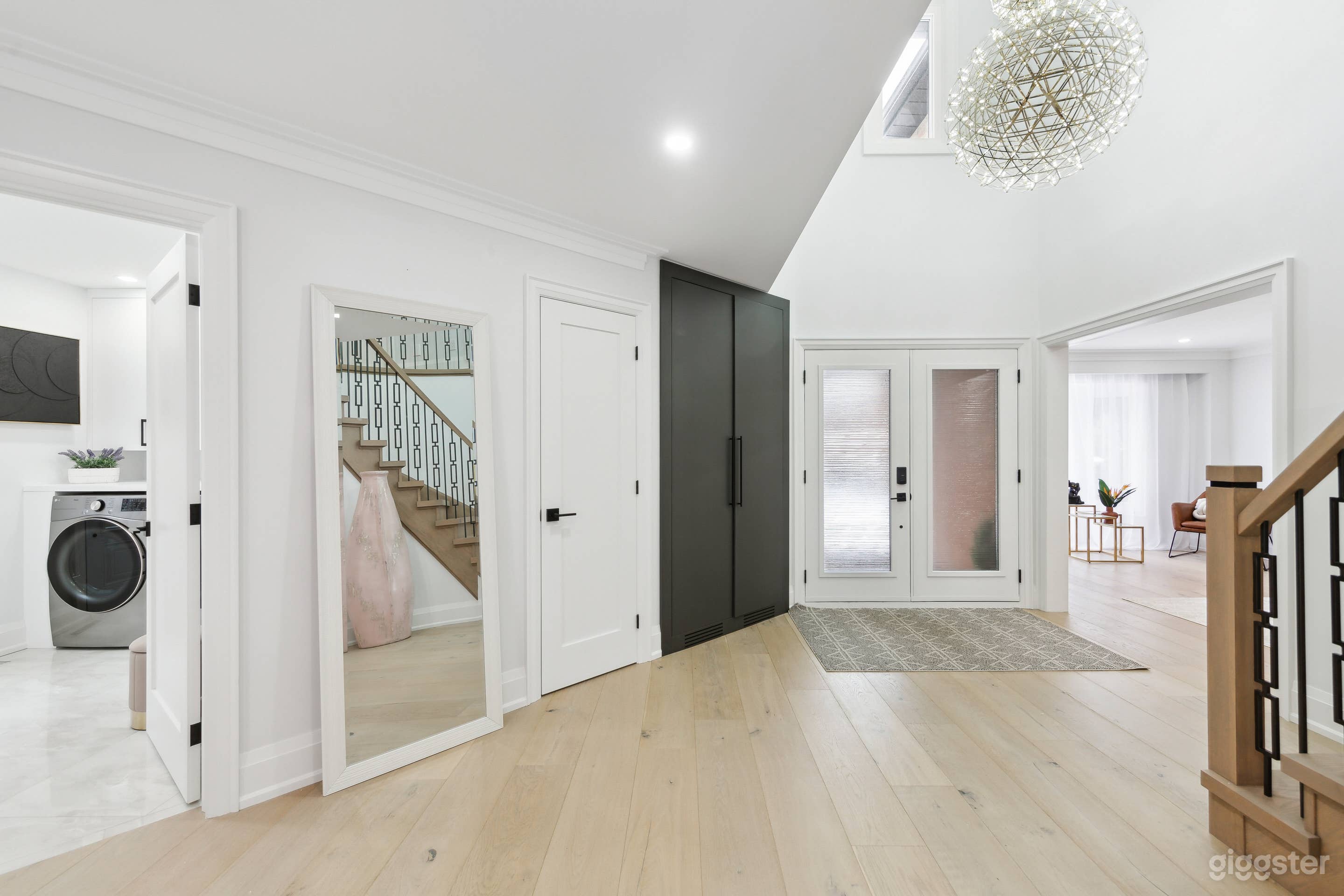Stunning Family Home  Photo 3