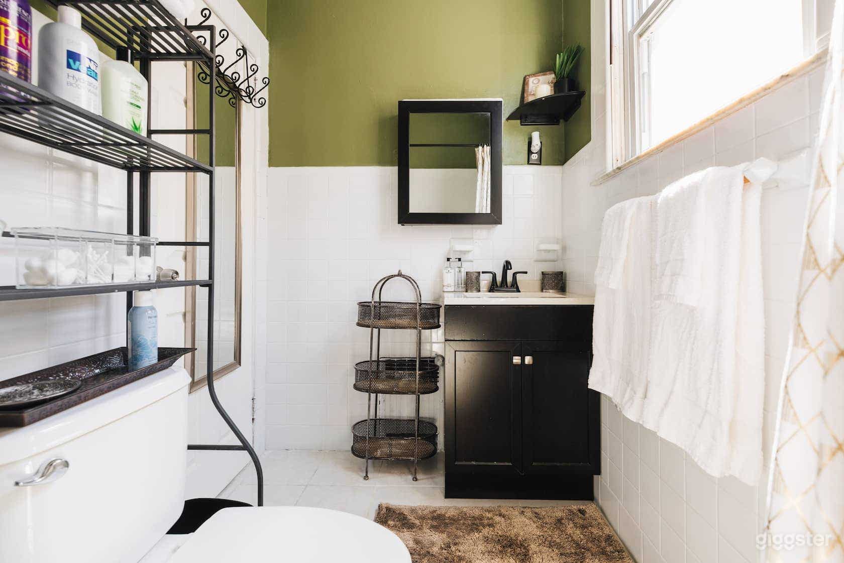 Well designed 2BR with Home Office Photo 4