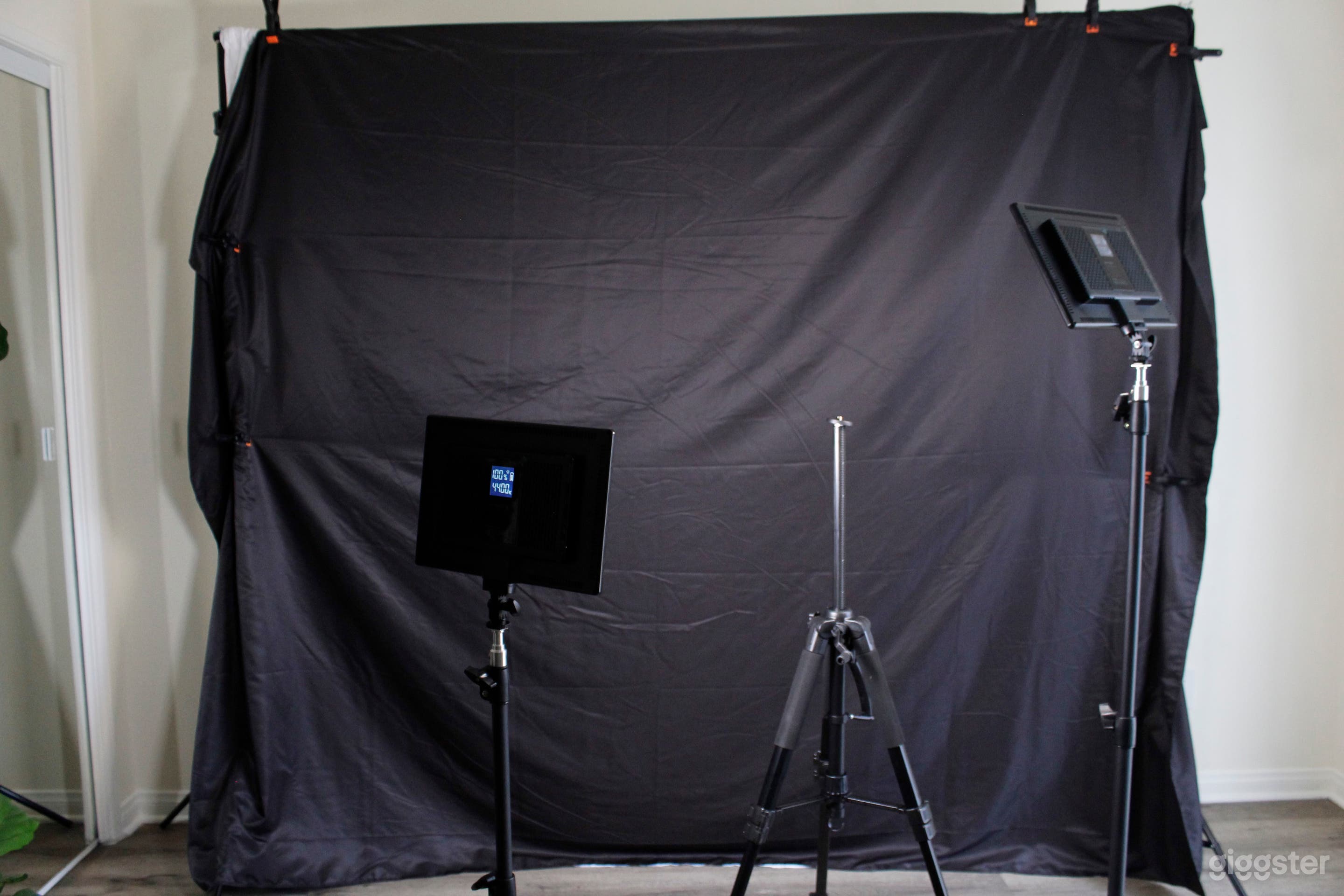 brightest setting on both lights with tripod for phone or camera