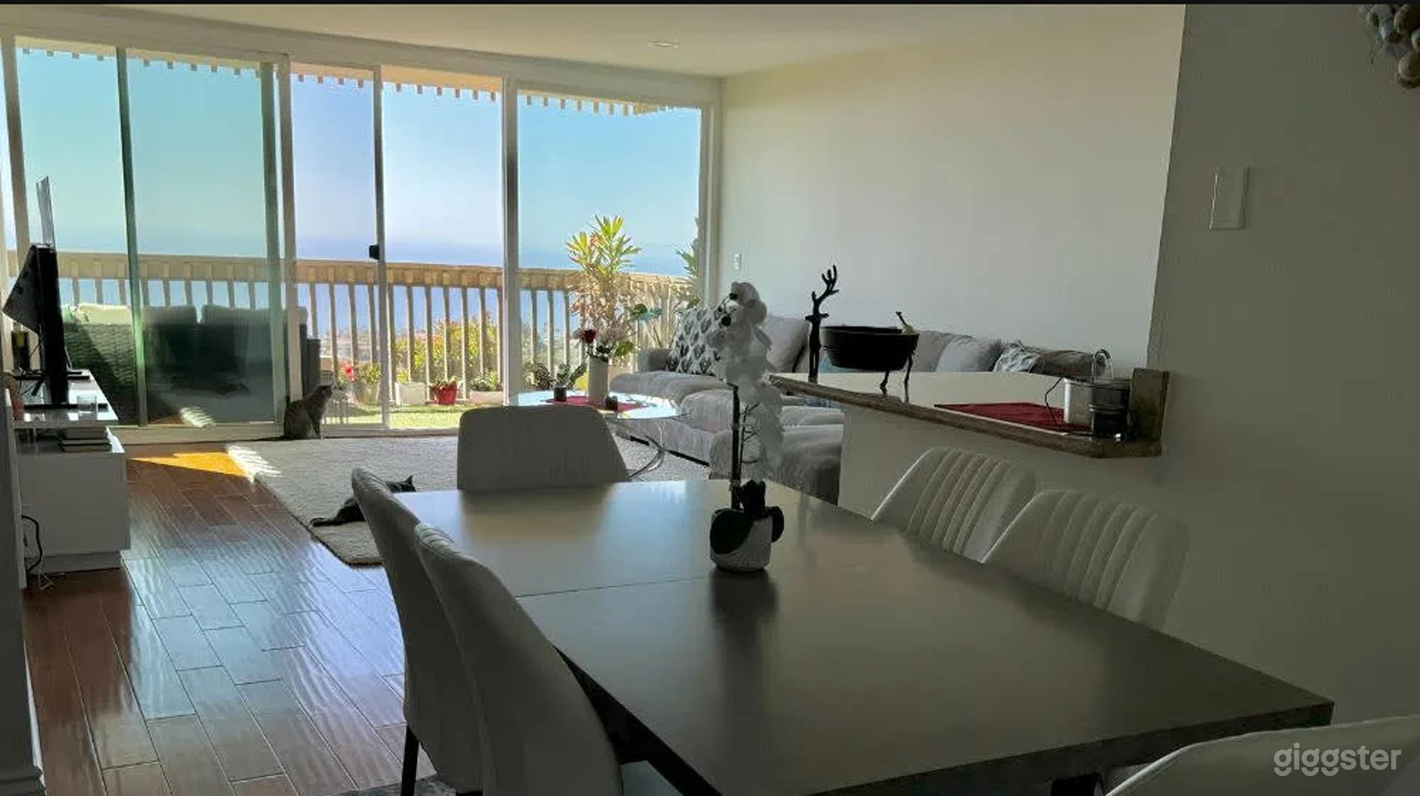 Condo With Breathtaking Views Photo 3