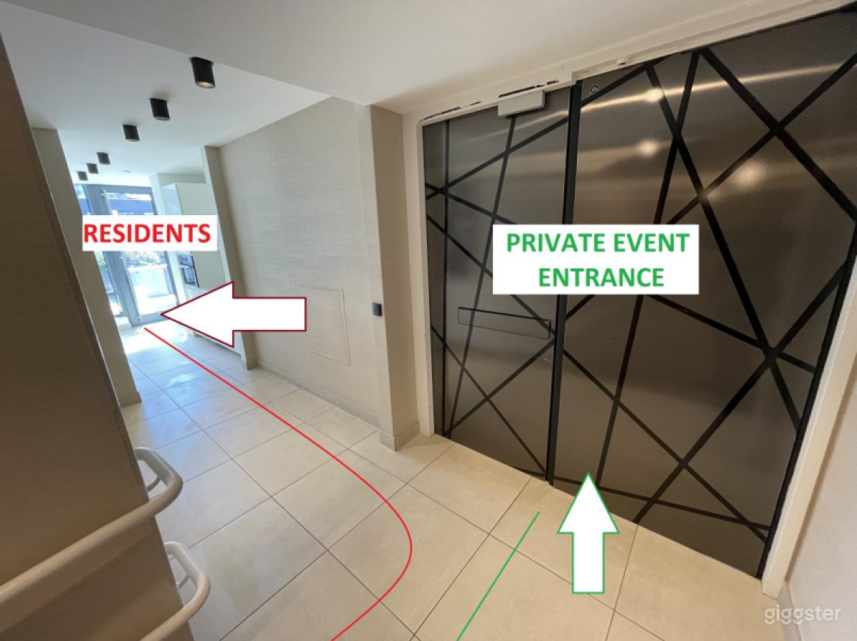 Contemporary Rooftop Lounge &amp; Deck w/ Boston Views Photo 4