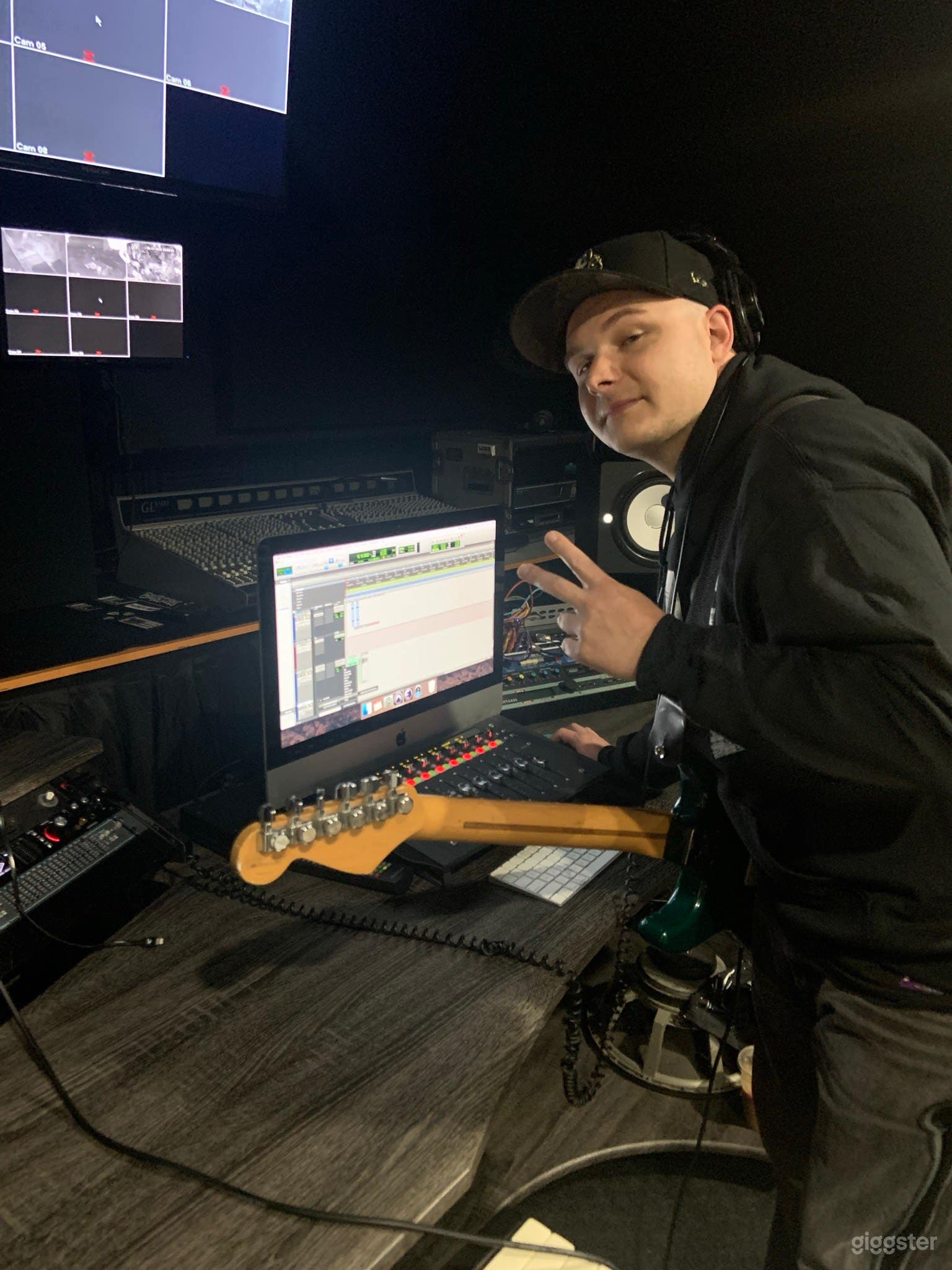 Recording Studio &amp; Music Production Suite Photo 3