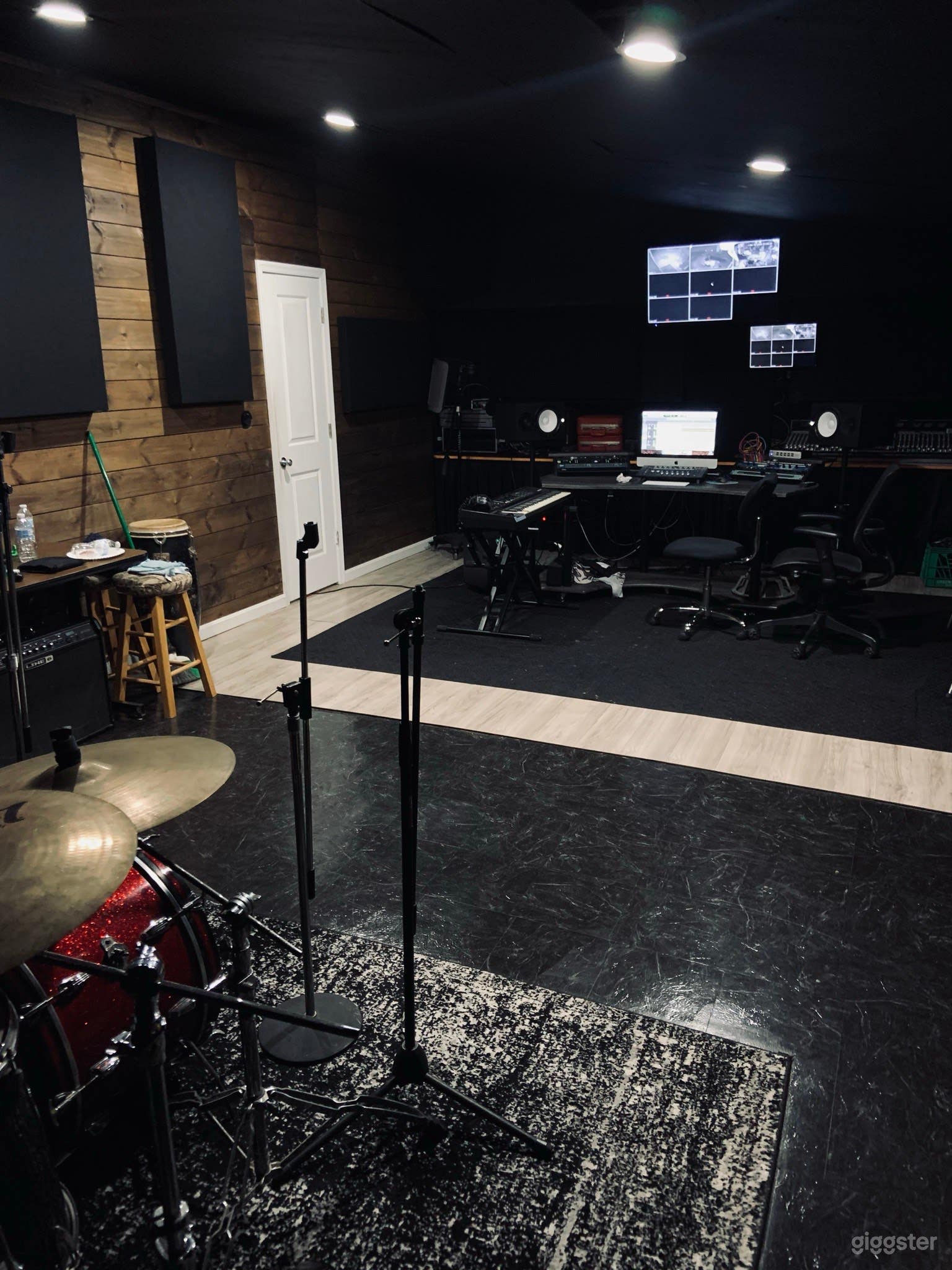Recording Studio &amp; Music Production Suite Photo 1