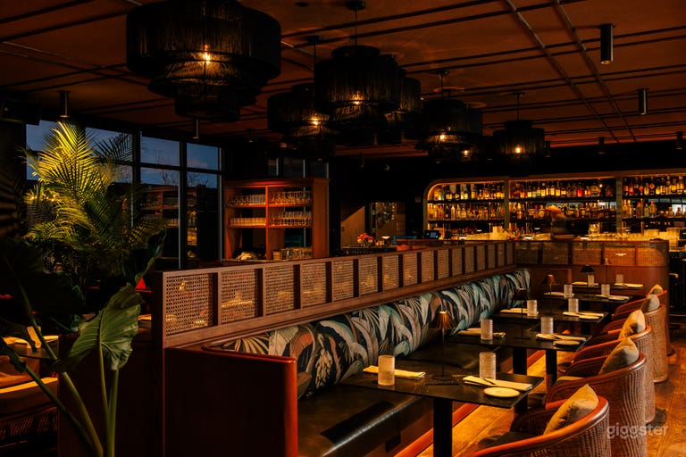  THE REALM EXPERIENCE 