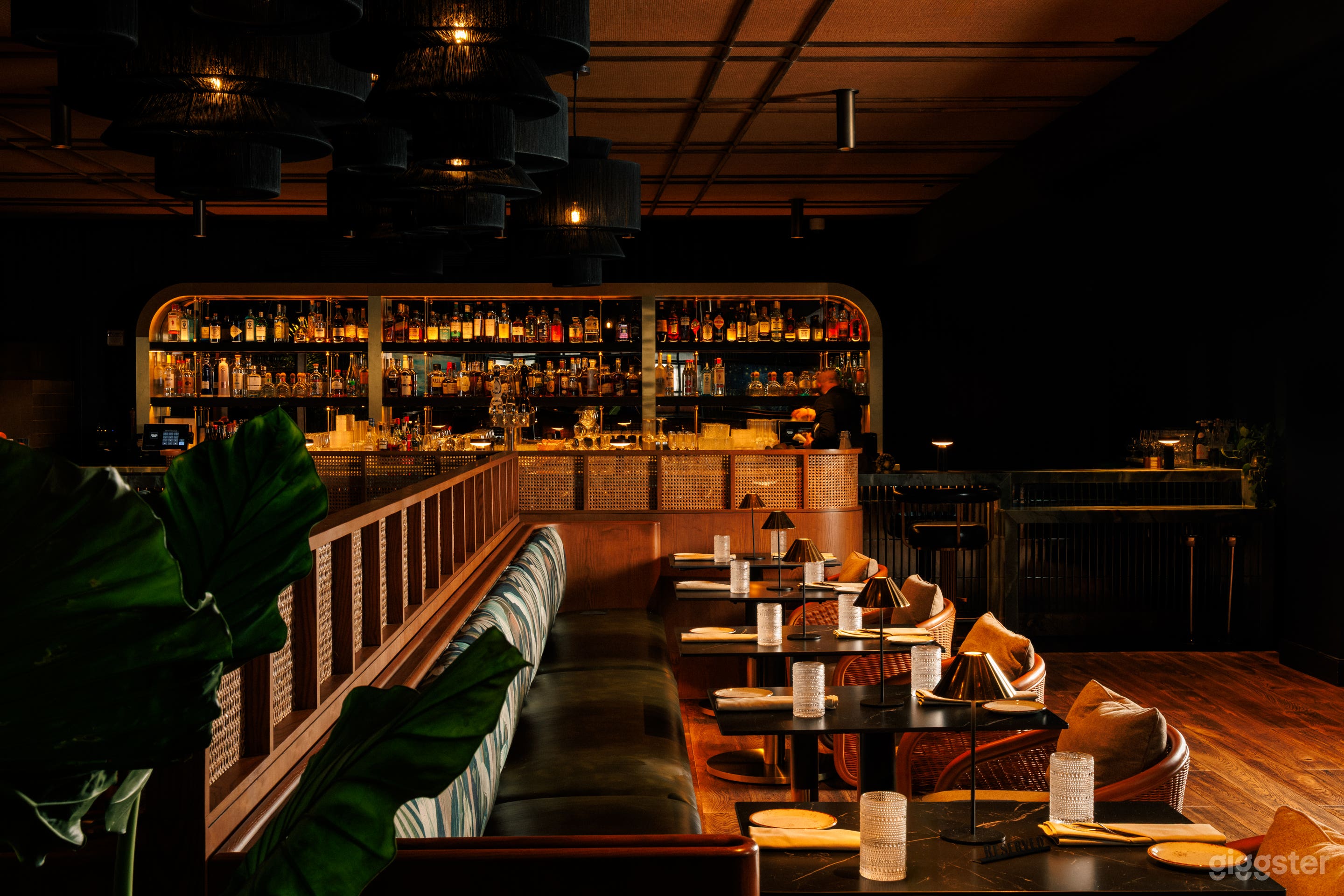 THE REALM EXPERIENCE Photo 2