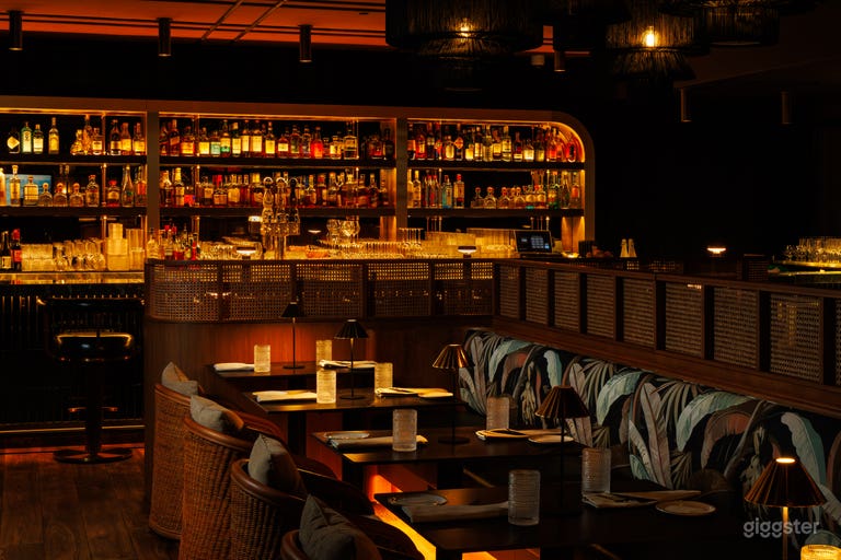  THE REALM EXPERIENCE 