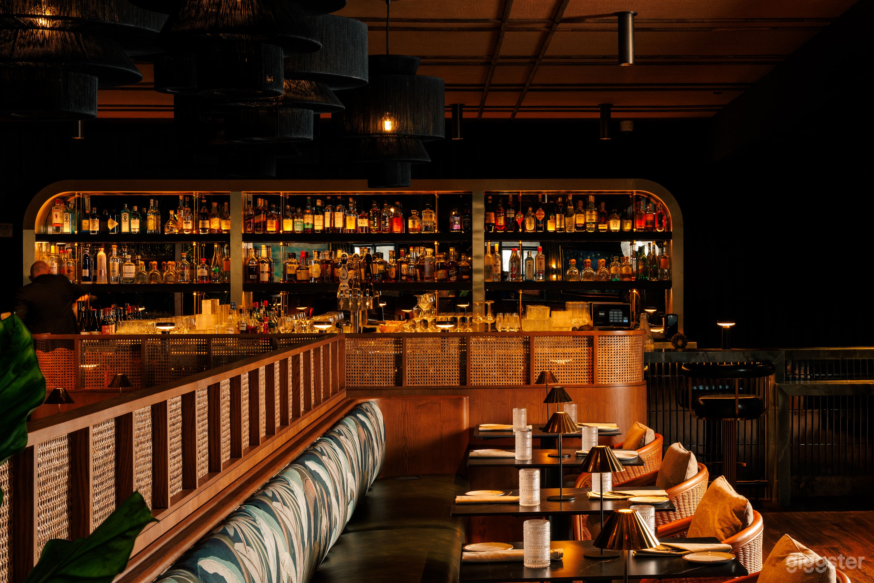 THE REALM EXPERIENCE Photo 1