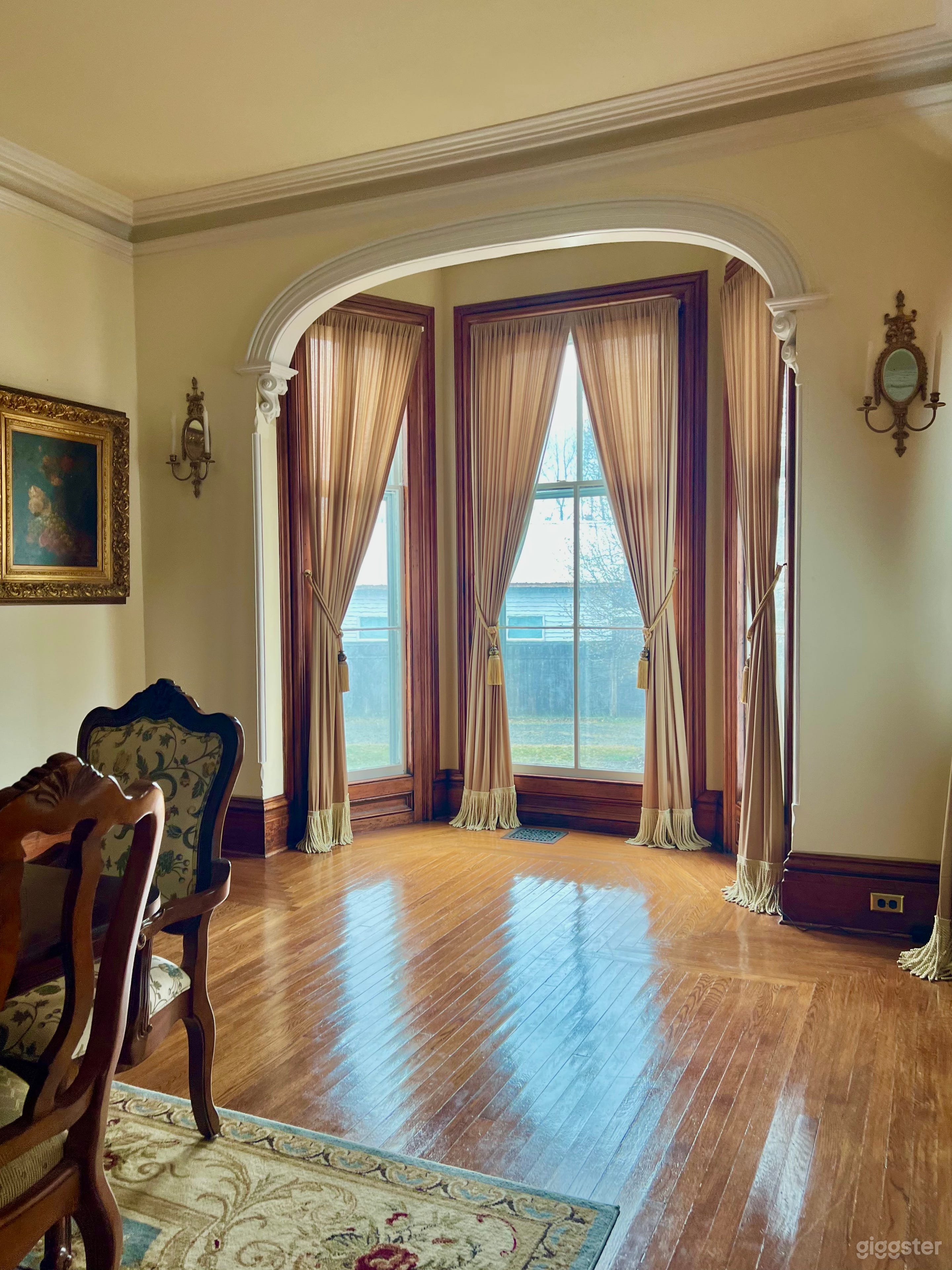 Historic Italianate Victorian with Barn Photo 3