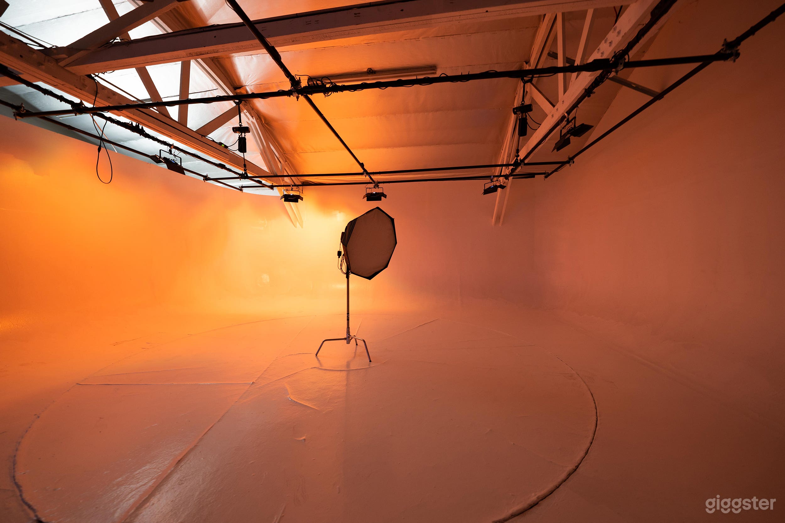 Studio With Car Turntable Photo 3