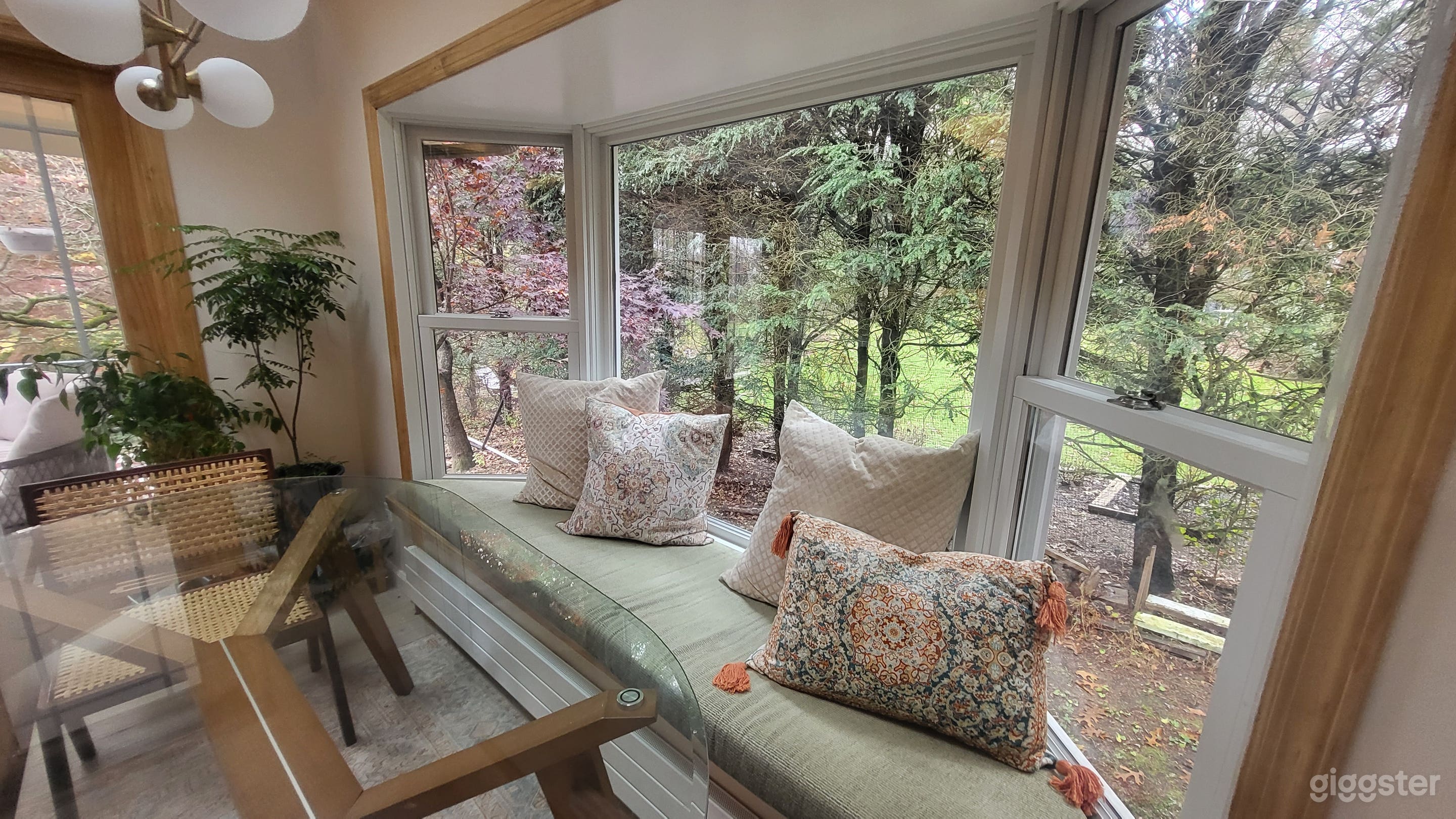 Kitchen with green views 