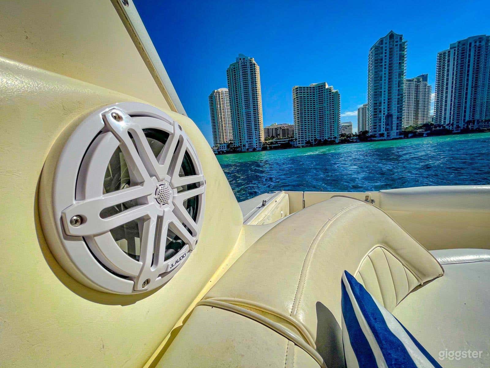 Breath-Taking 50ft SEA RAY Sea Isle Party Yacht Space Events Photo 4