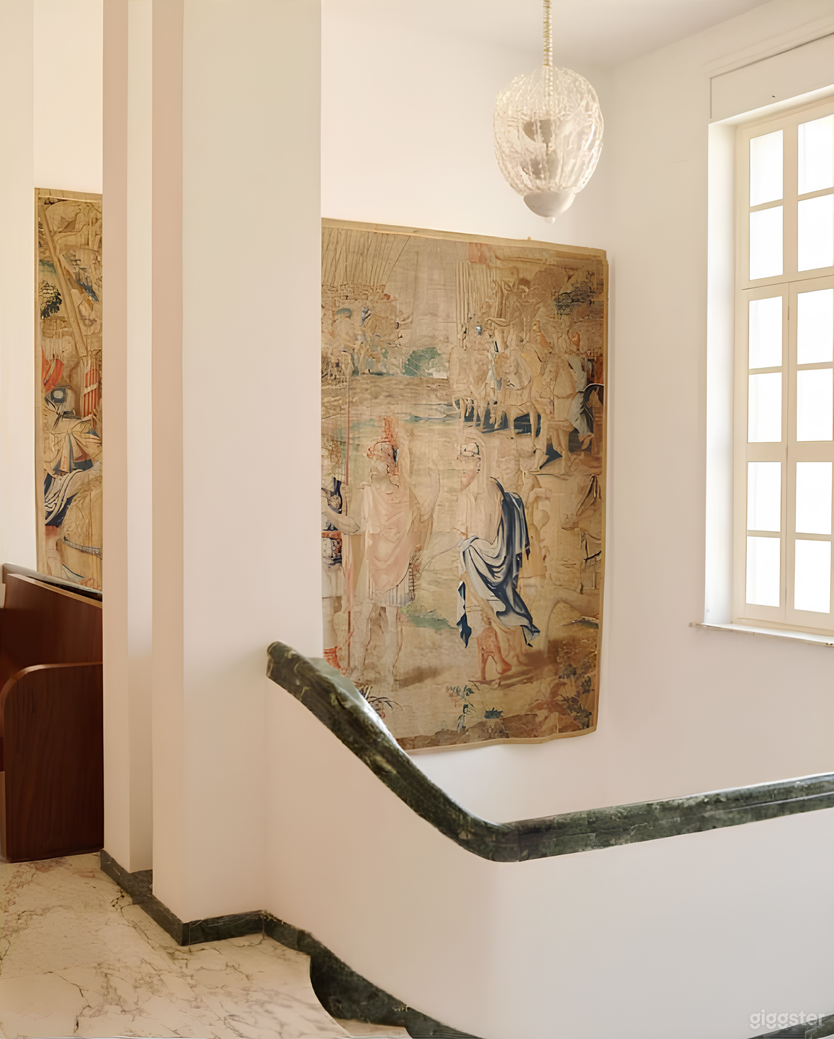 Scalinata Monumentale in Marmo & Atrio Storico Romano Photo 4