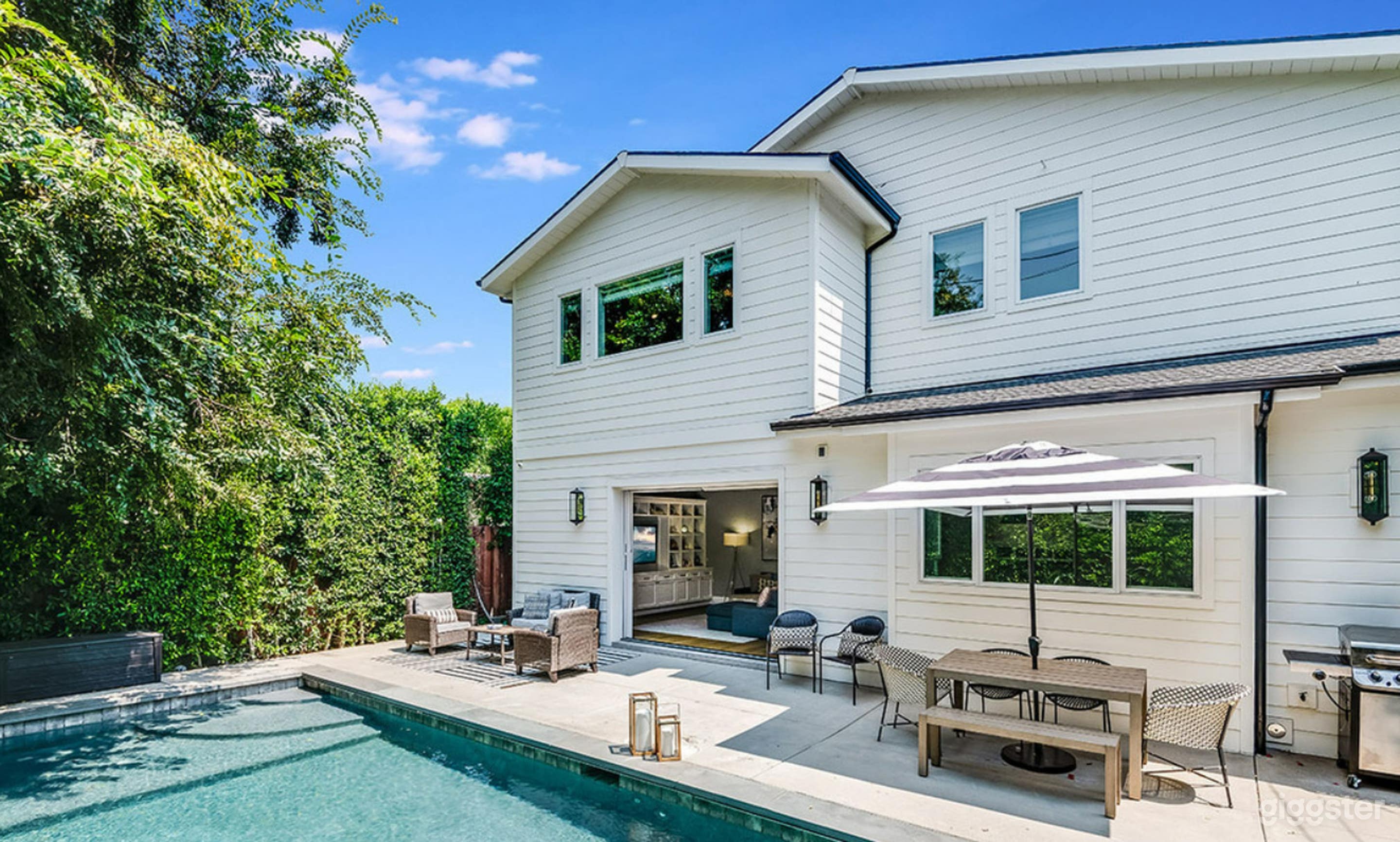 Contemporary Farmhouse Studio City Photo 3