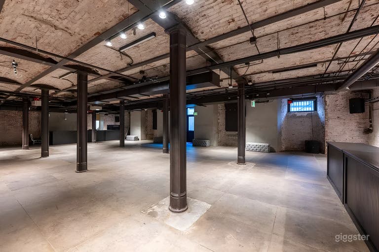  Make a statement in this raw-yet-refined space featuring original vaults, concrete floors, and room for up to 400 guests. 