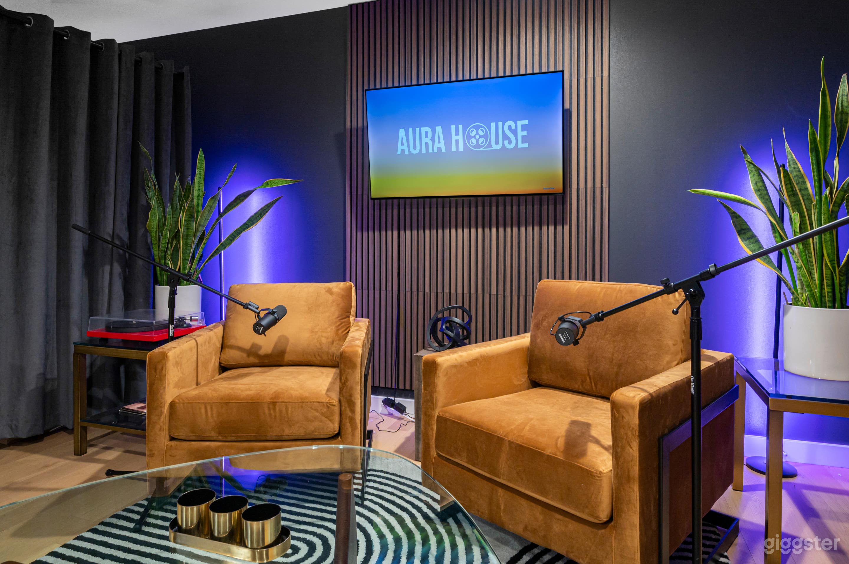 Stunning Production & Podcast Studio- Studio B Photo 4