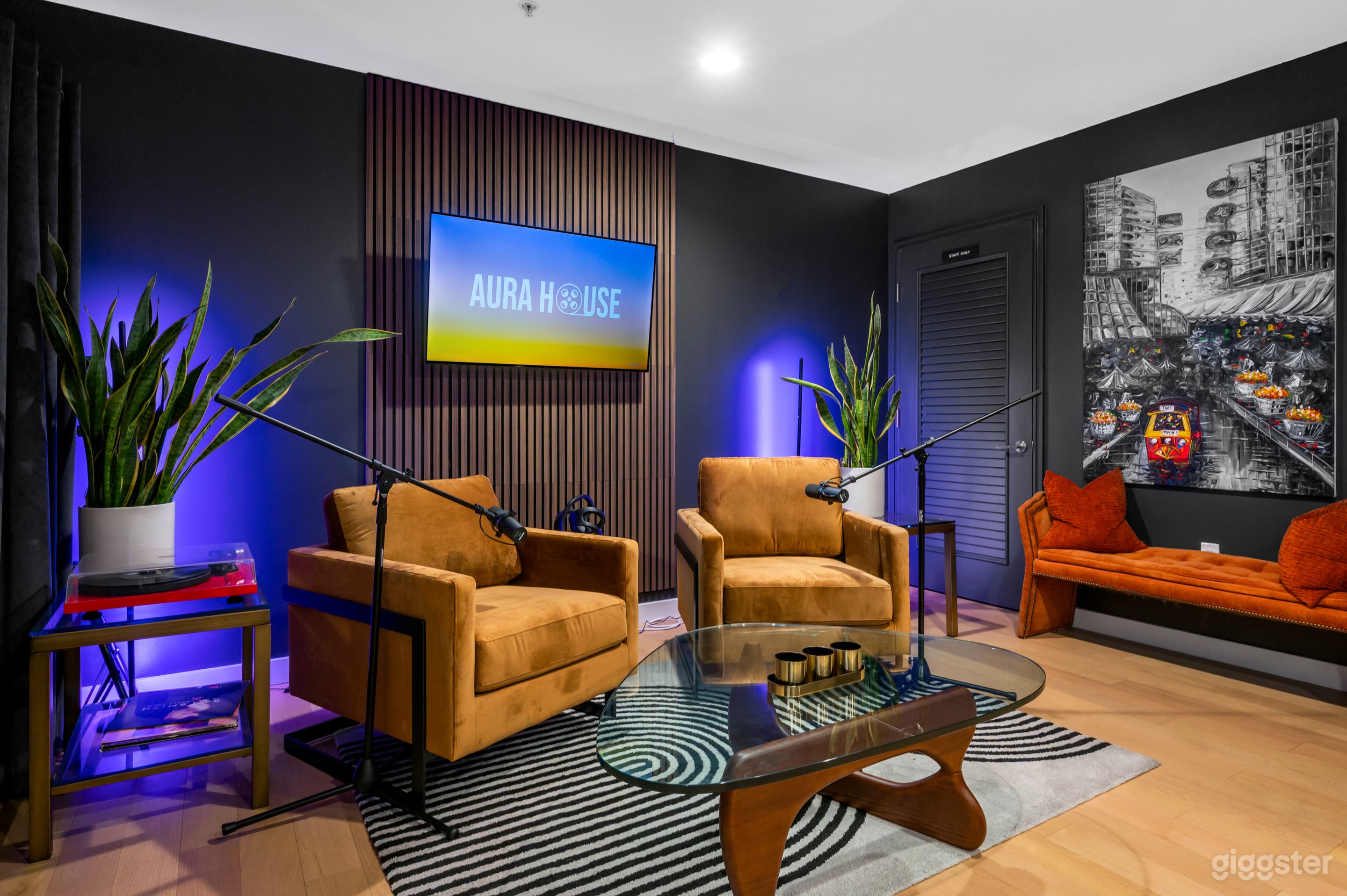 Stunning Production & Podcast Studio- Studio B Photo 2