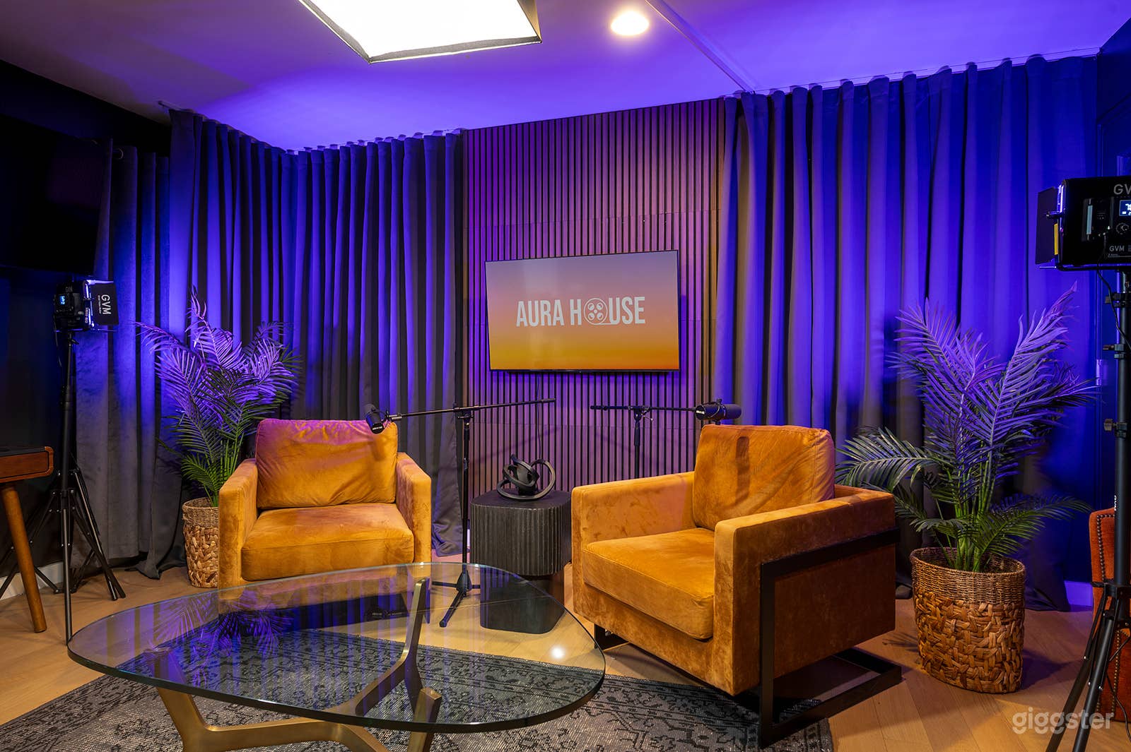 Stunning Production & Podcast Studio- Studio B Photo 4