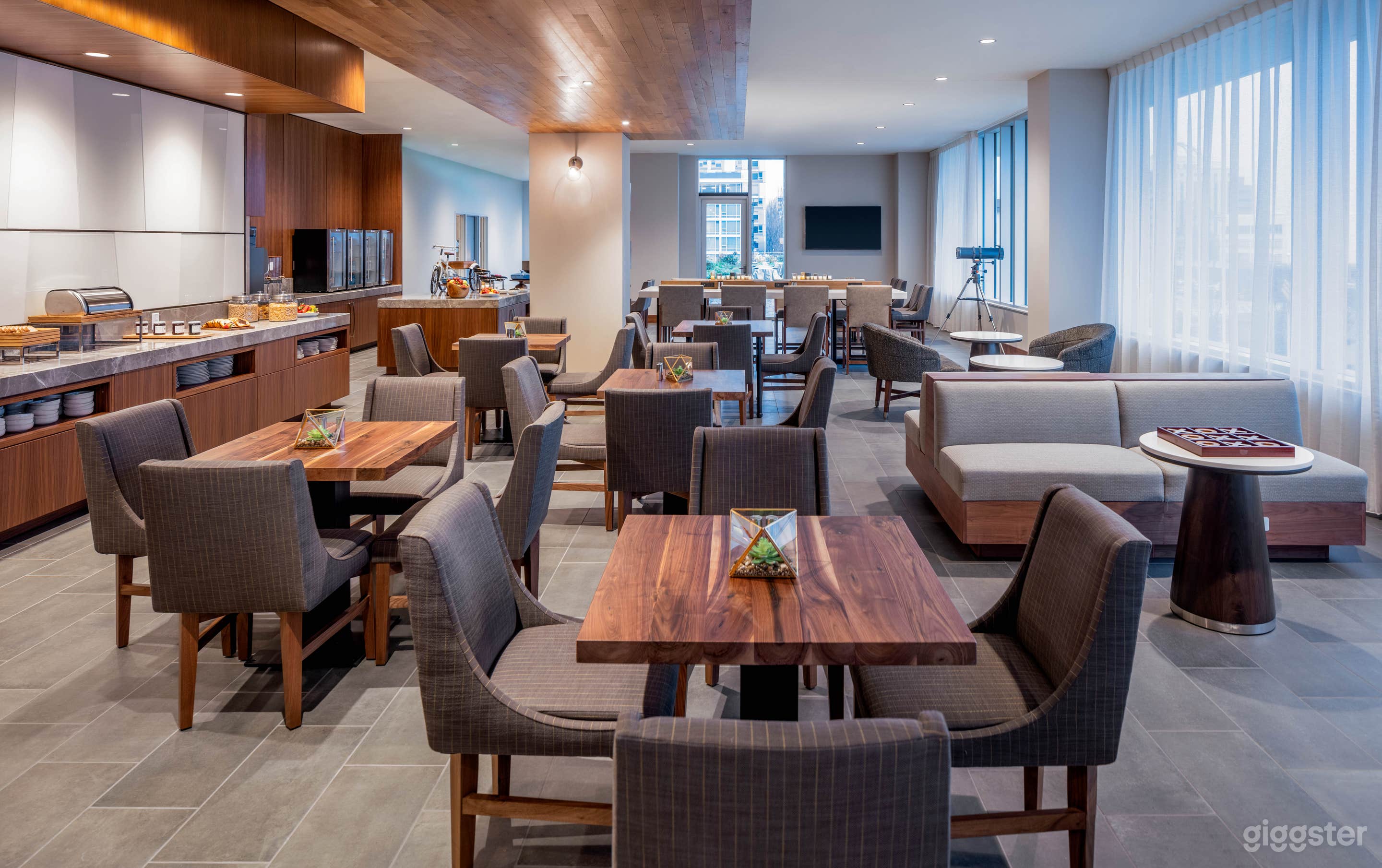 Regency Club Event Space Photo 1