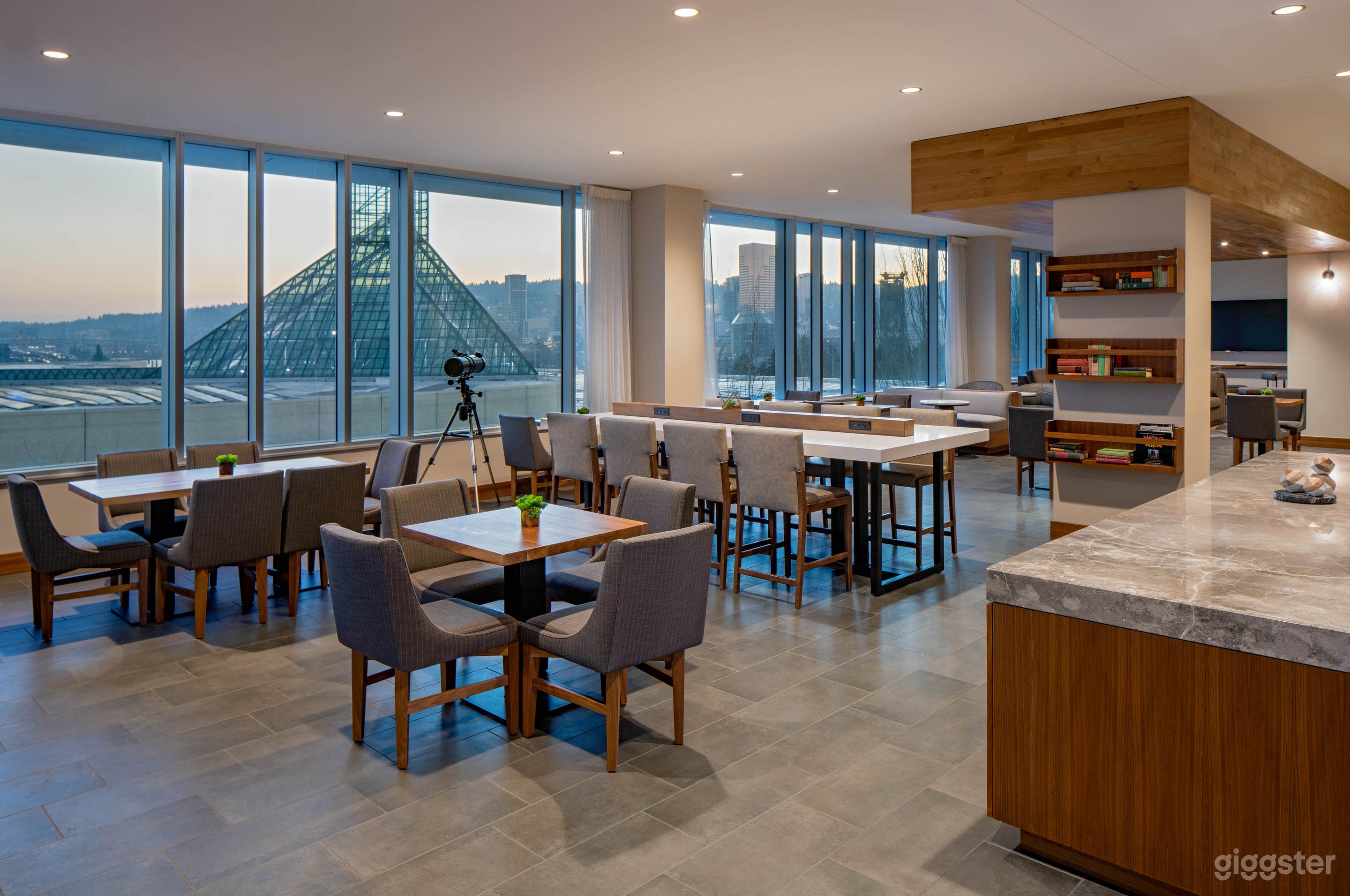 Regency Club Event Space Photo 4