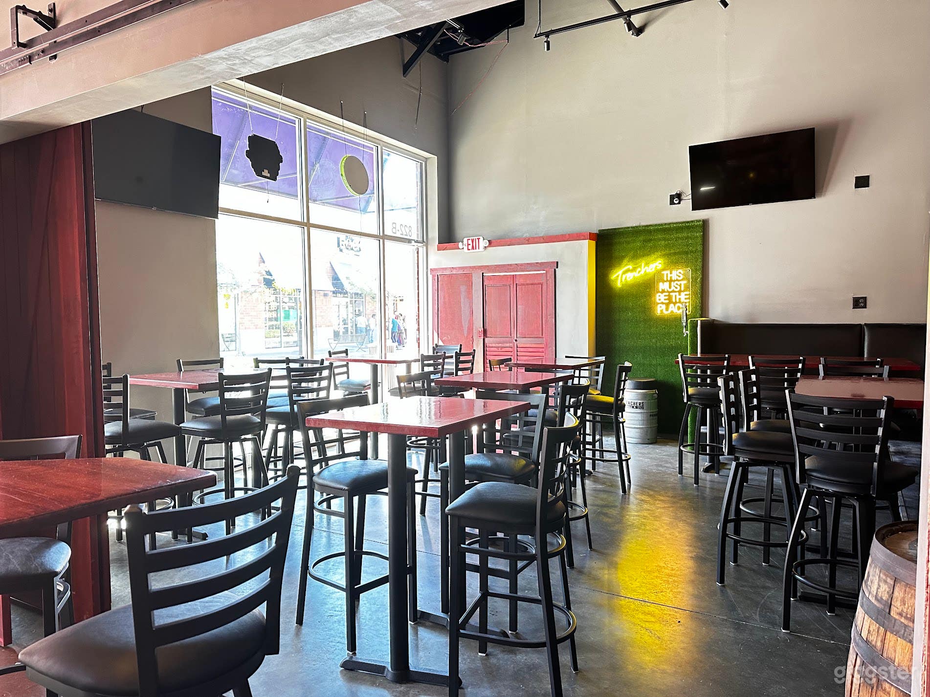 Private Dining Room Tap Bar Photo 3