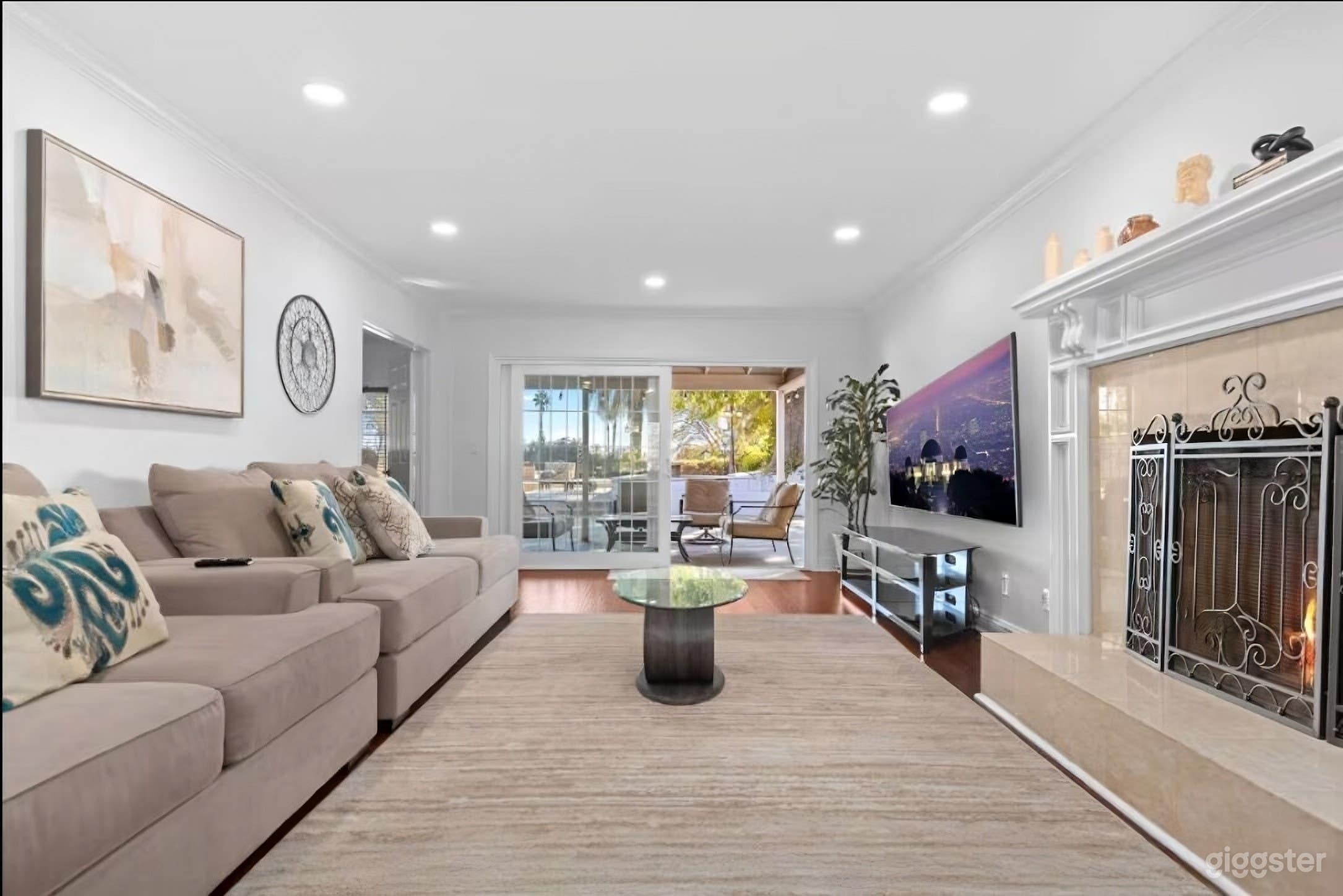 Spacious Private Designer Home with High Capacity Photo 4