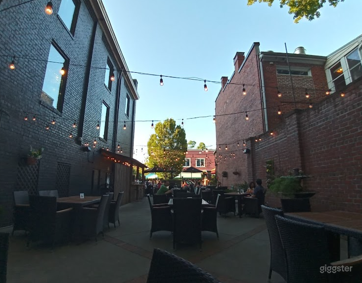 French Restaurant Perfect for Events Space Photo 4