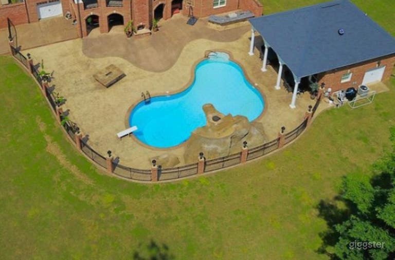   Luxurious Colonial-Styled Pool 