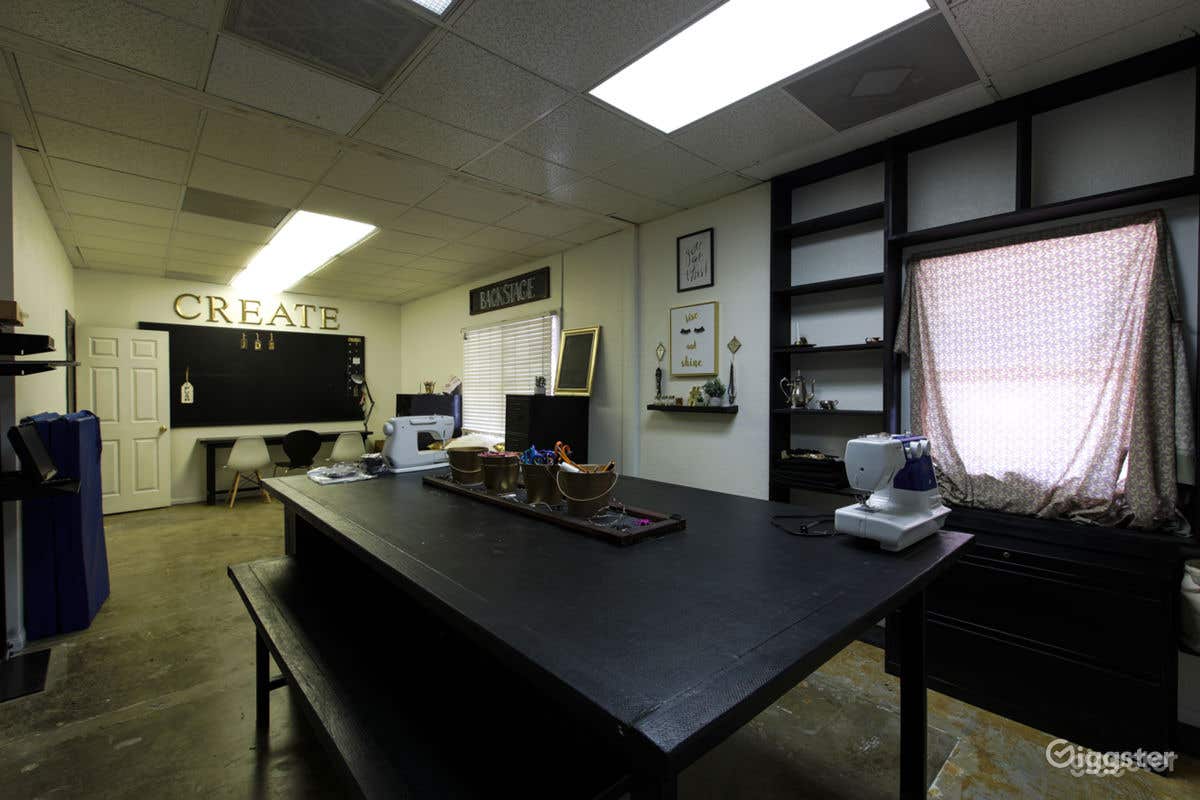 Cozy Creative Space Photo 1