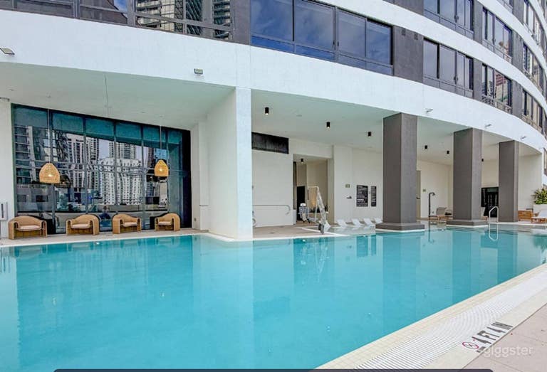  Luxury Rooftop Pool with Skyline Views 