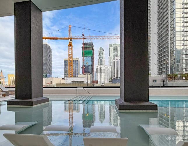 Luxury Rooftop Pool with Skyline Views | Rent this location on Giggster
