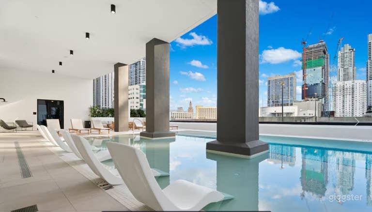  Luxury Rooftop Pool with Skyline Views 