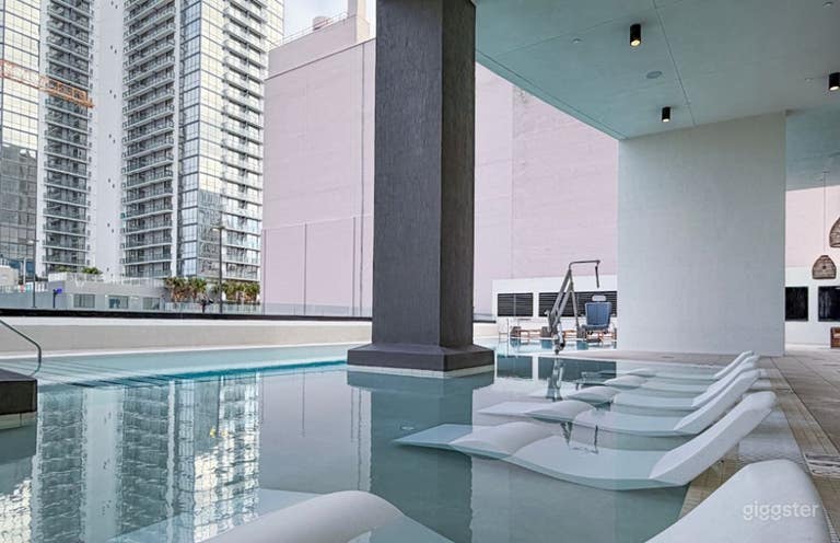  Luxury Rooftop Pool with Skyline Views 