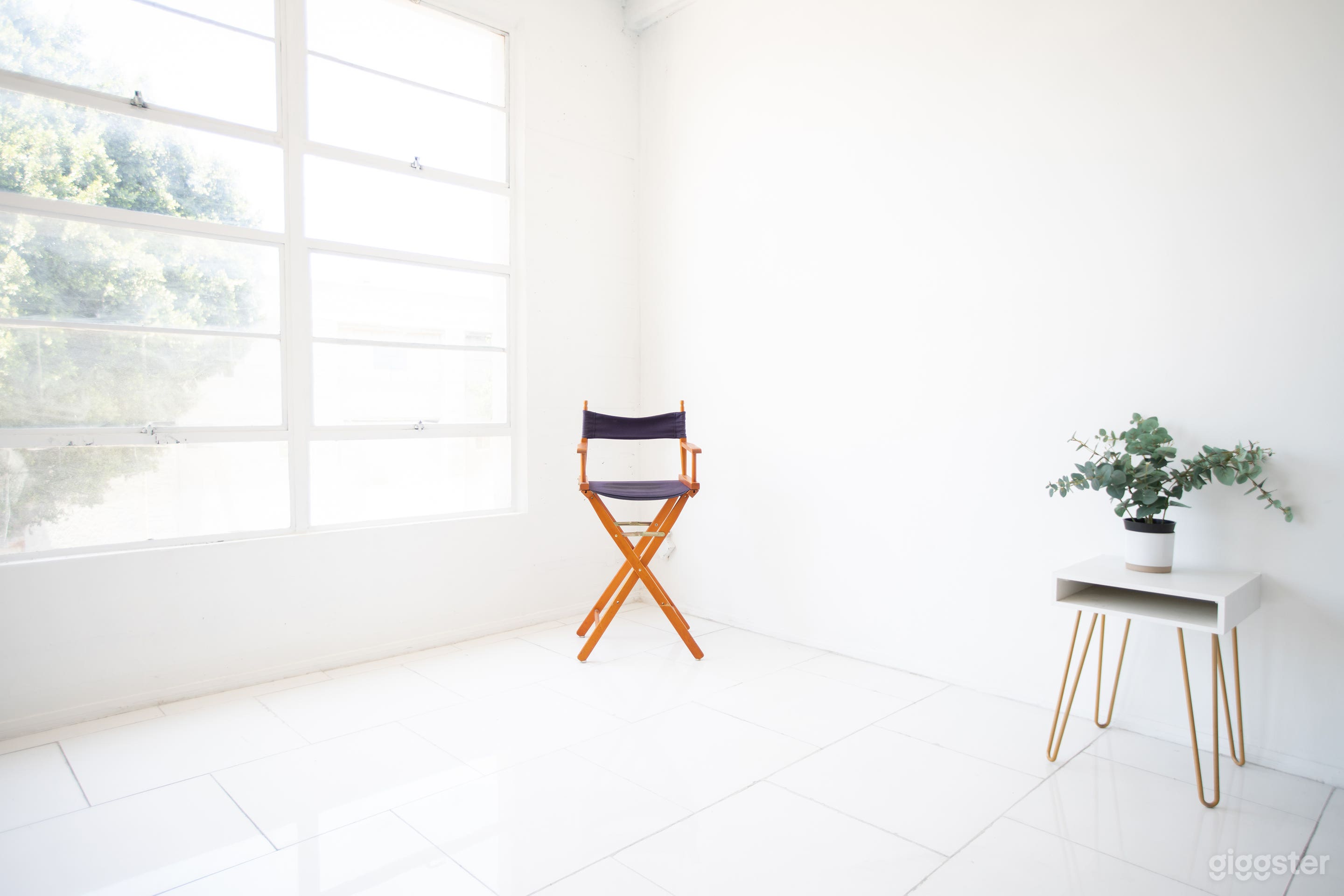 Bed And Flower Loft Photo 2