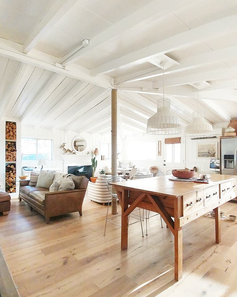  Main House Open Concept Space 