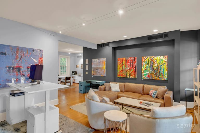  Creative Co-Working Space with Conference Room & Lounge 