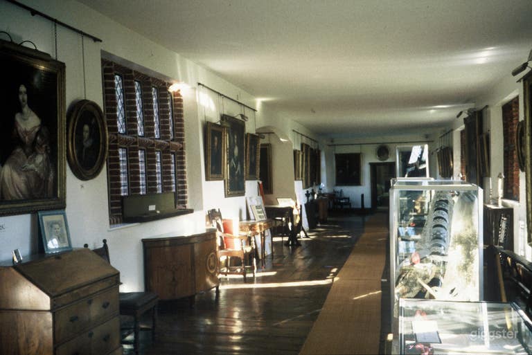  The Gallery 
