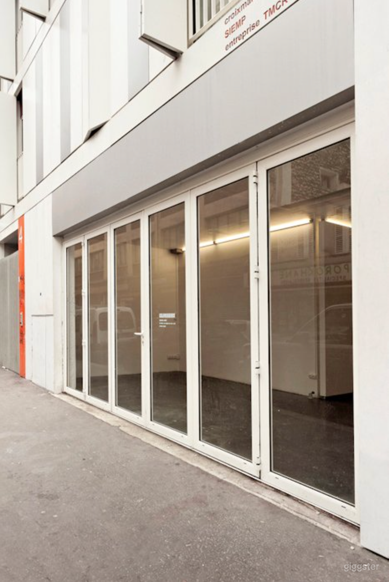  Little Gallery in a Trendy Parisian Area 