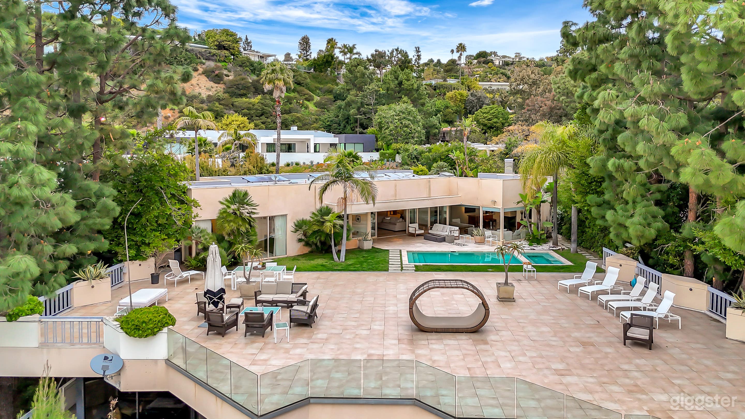 Luxury Beverly Hills Mansion w/ City & Ocean Views Photo 4
