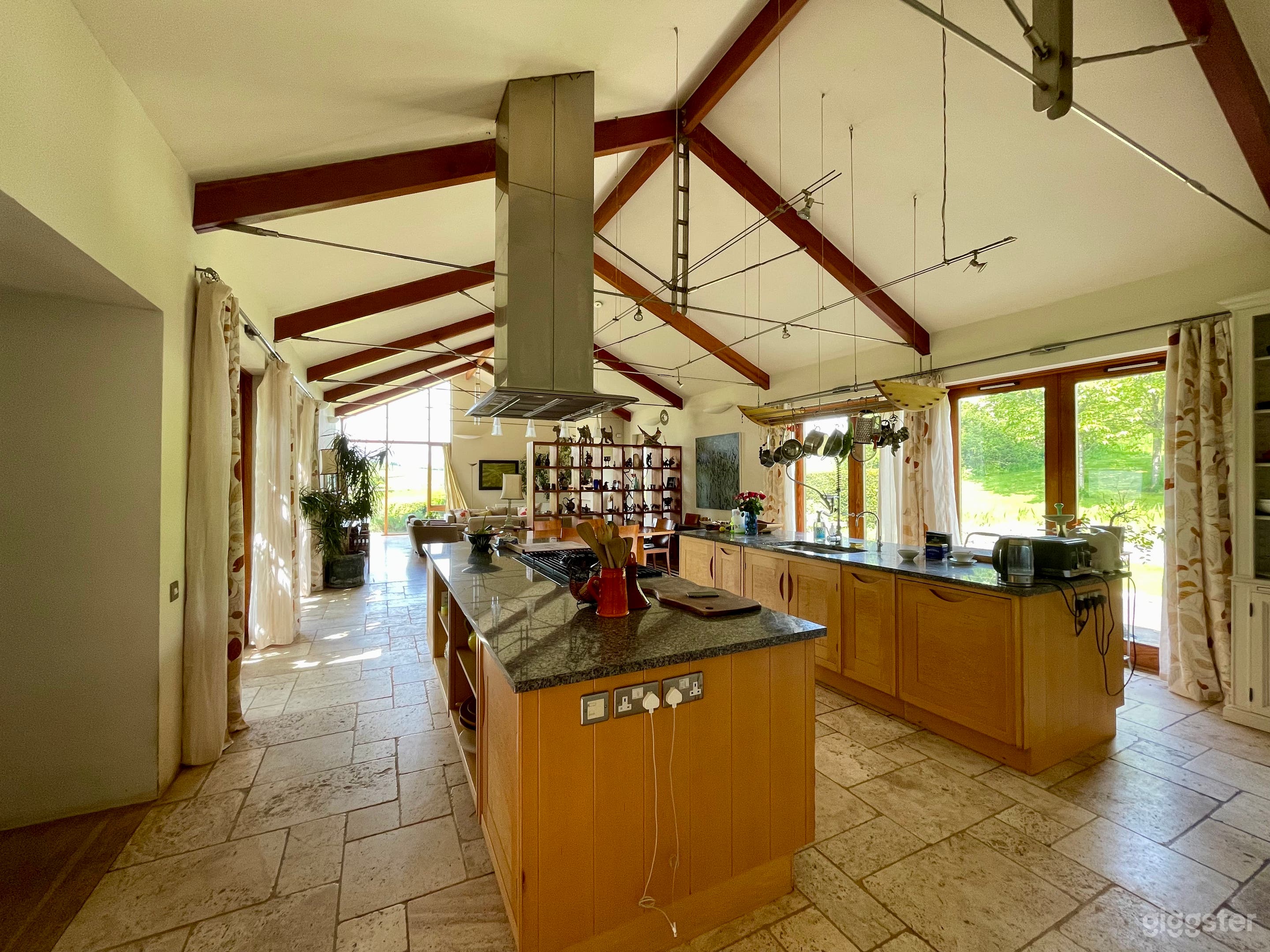 Large Open-Plan Home Near Bath City Centre Photo 3