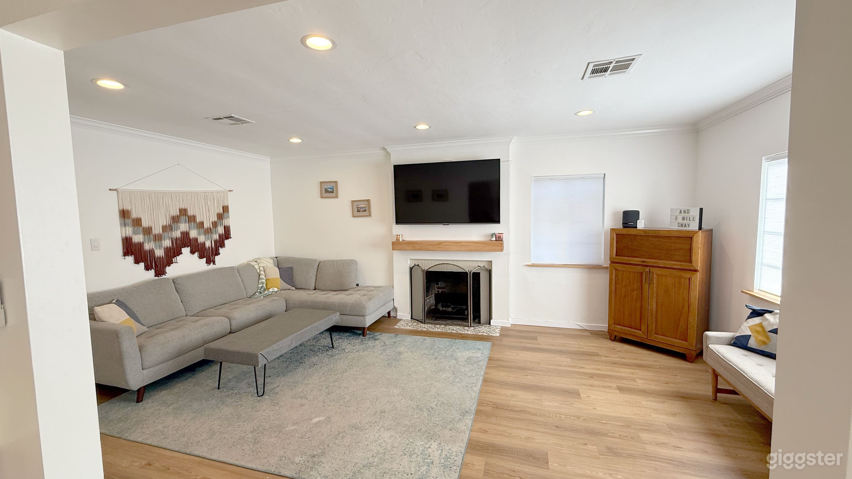 Charming Long Beach House on Lime Photo 2