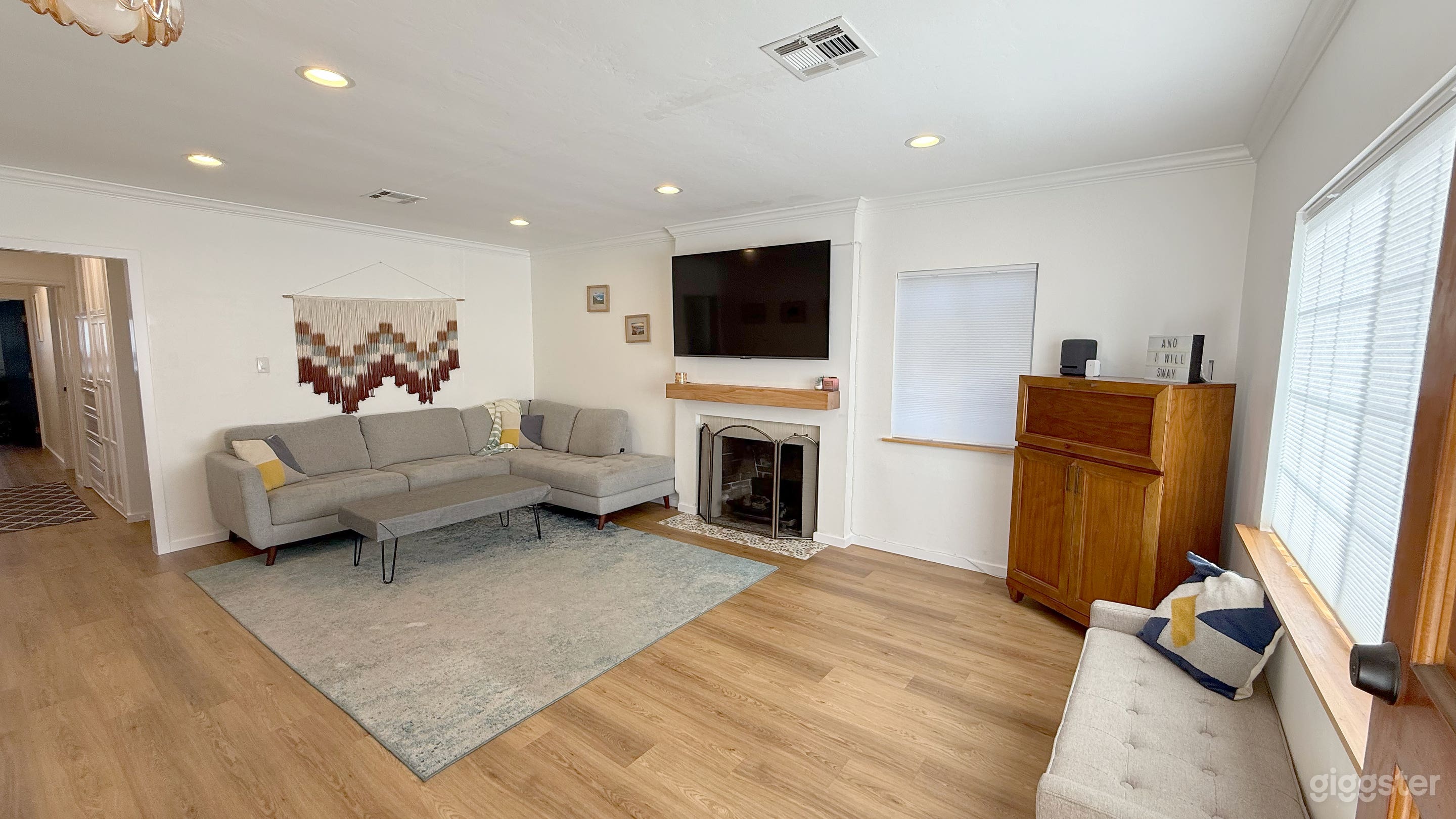 Charming Long Beach House on Lime Photo 3