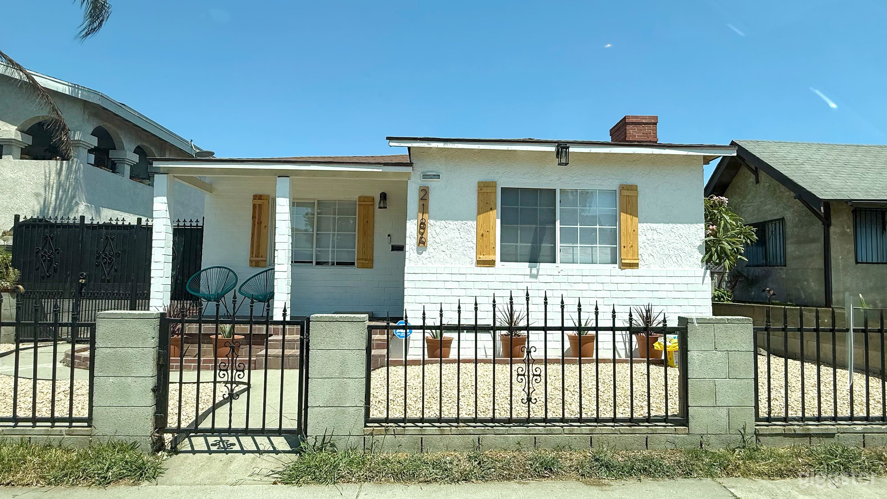 Charming Long Beach House on Lime Photo 1