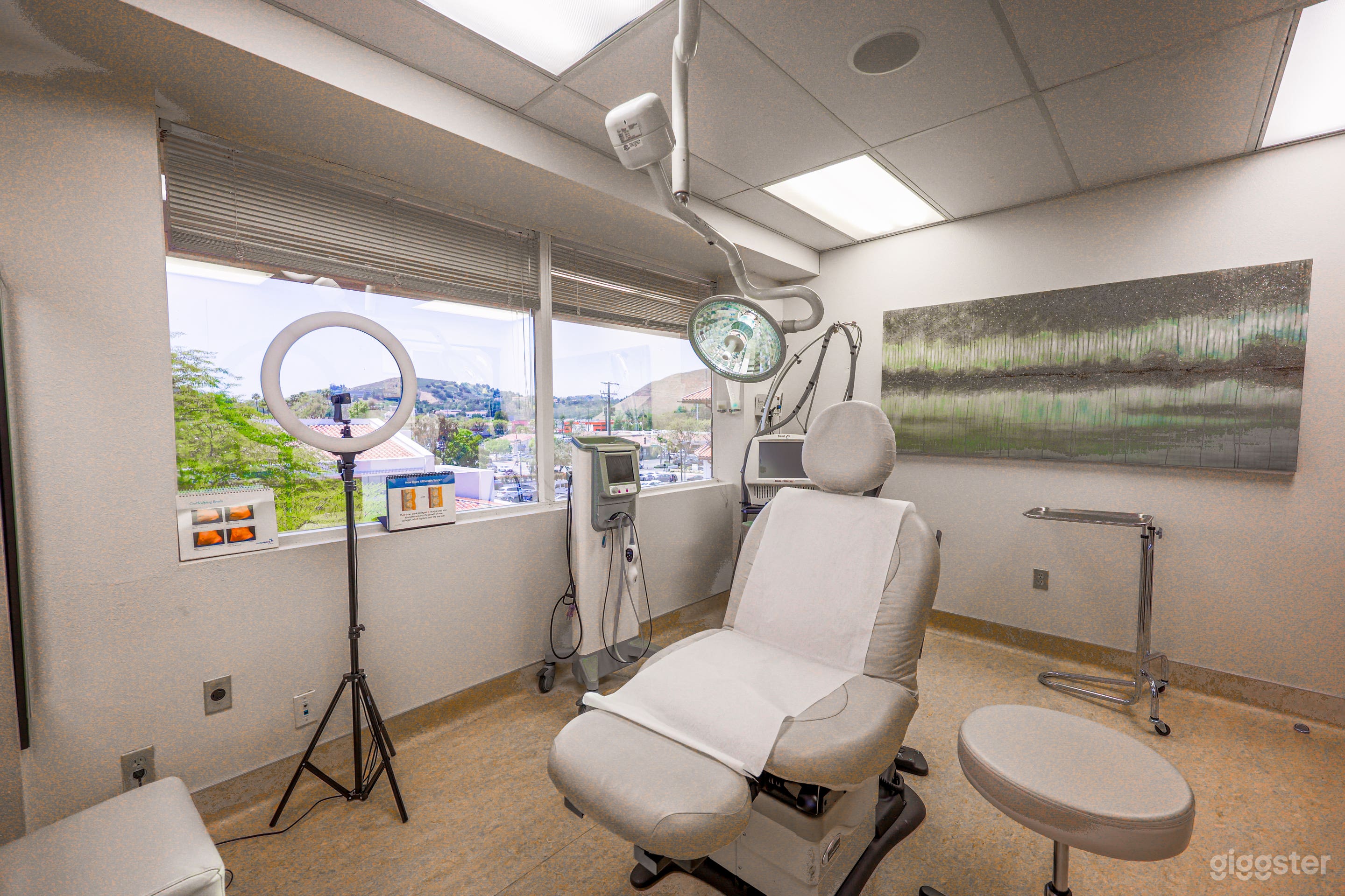 Elegant Medispa & Dermatology Office  Photo 4