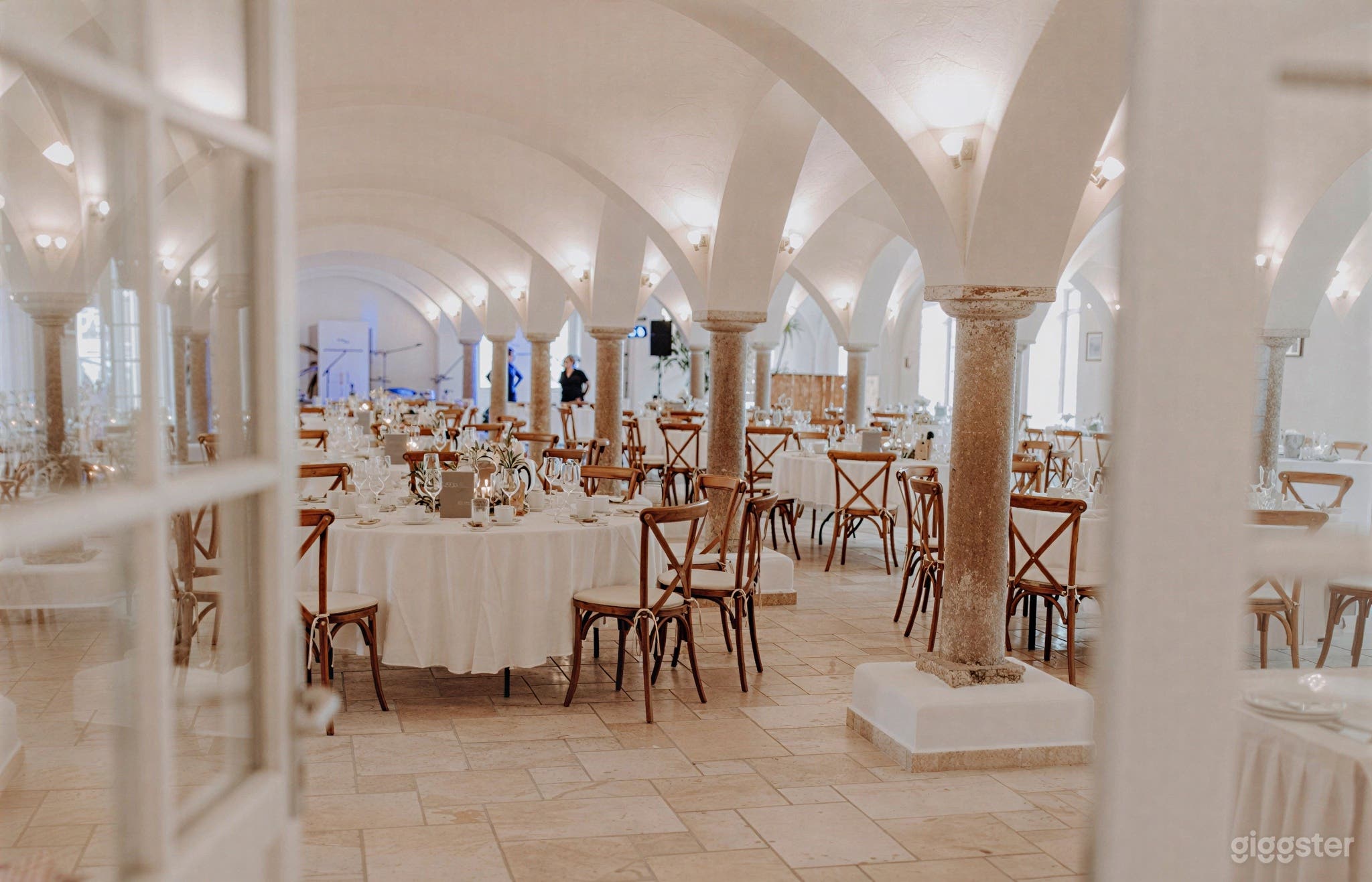 Historische Gewölbte Halle in einem charmanten Landgut Foto 2