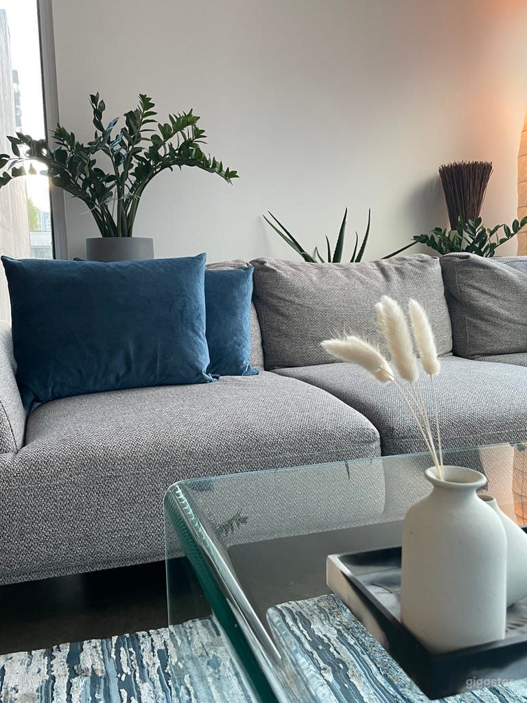  Condominio moderno luminoso a pianta aperta con soffitti alti 