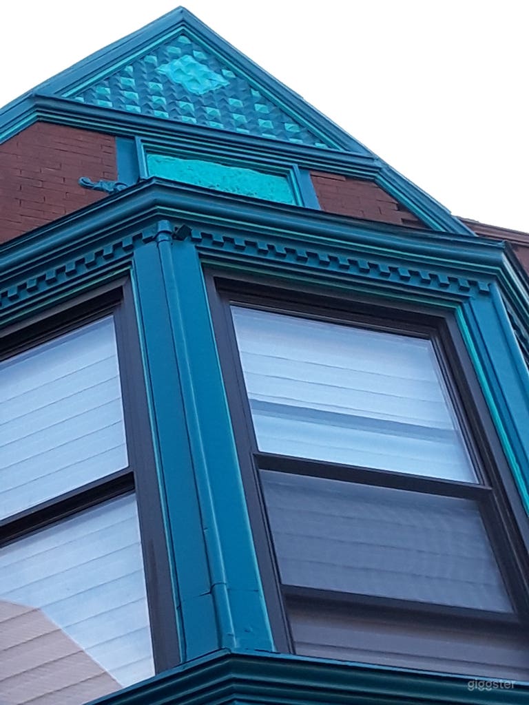  Hyde Park 1800's Victorian Home 