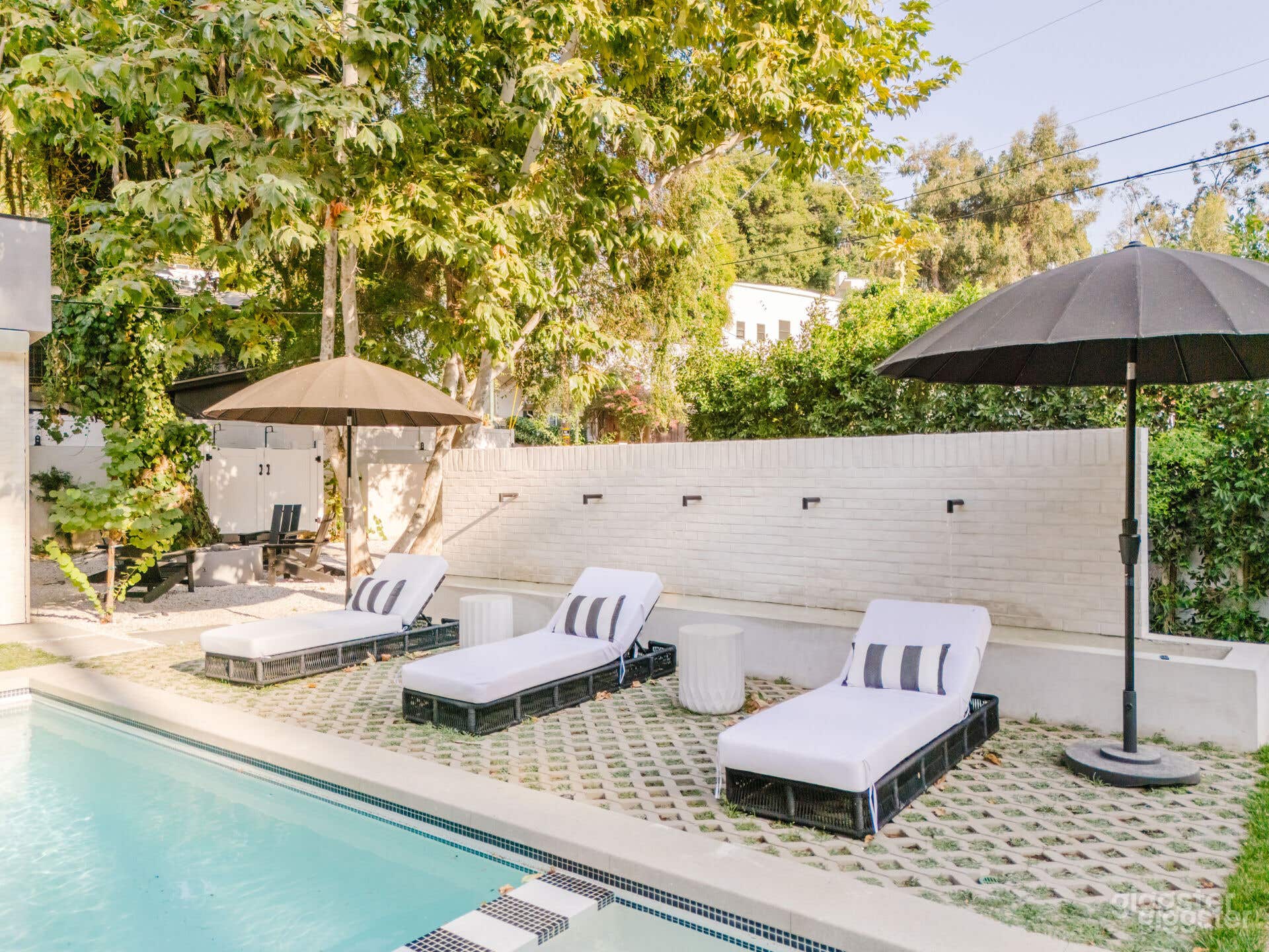 CHIC CANYON RETREAT OUTDOOR POOL Photo 4