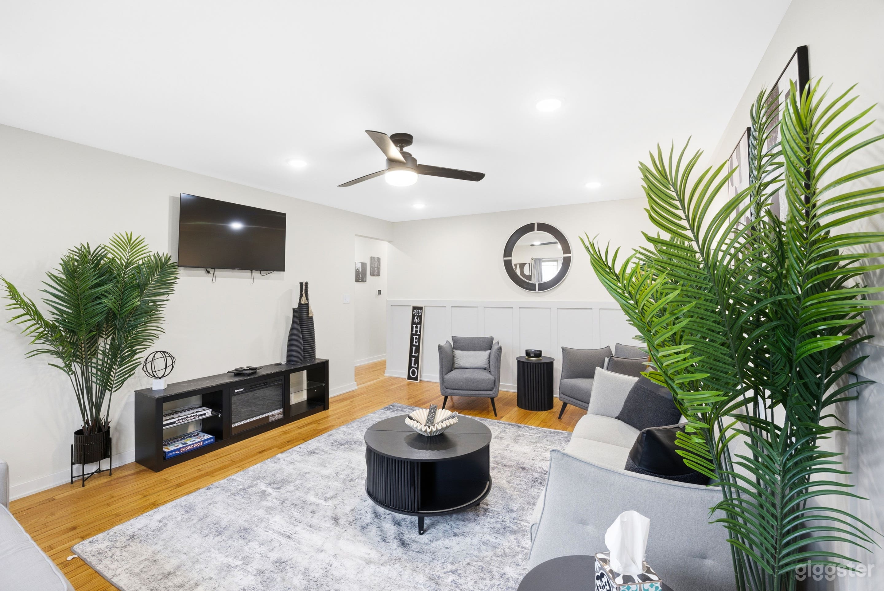 Modern Chic Meets Secluded Serenity:The Ultimate Chi Retreat Photo 3