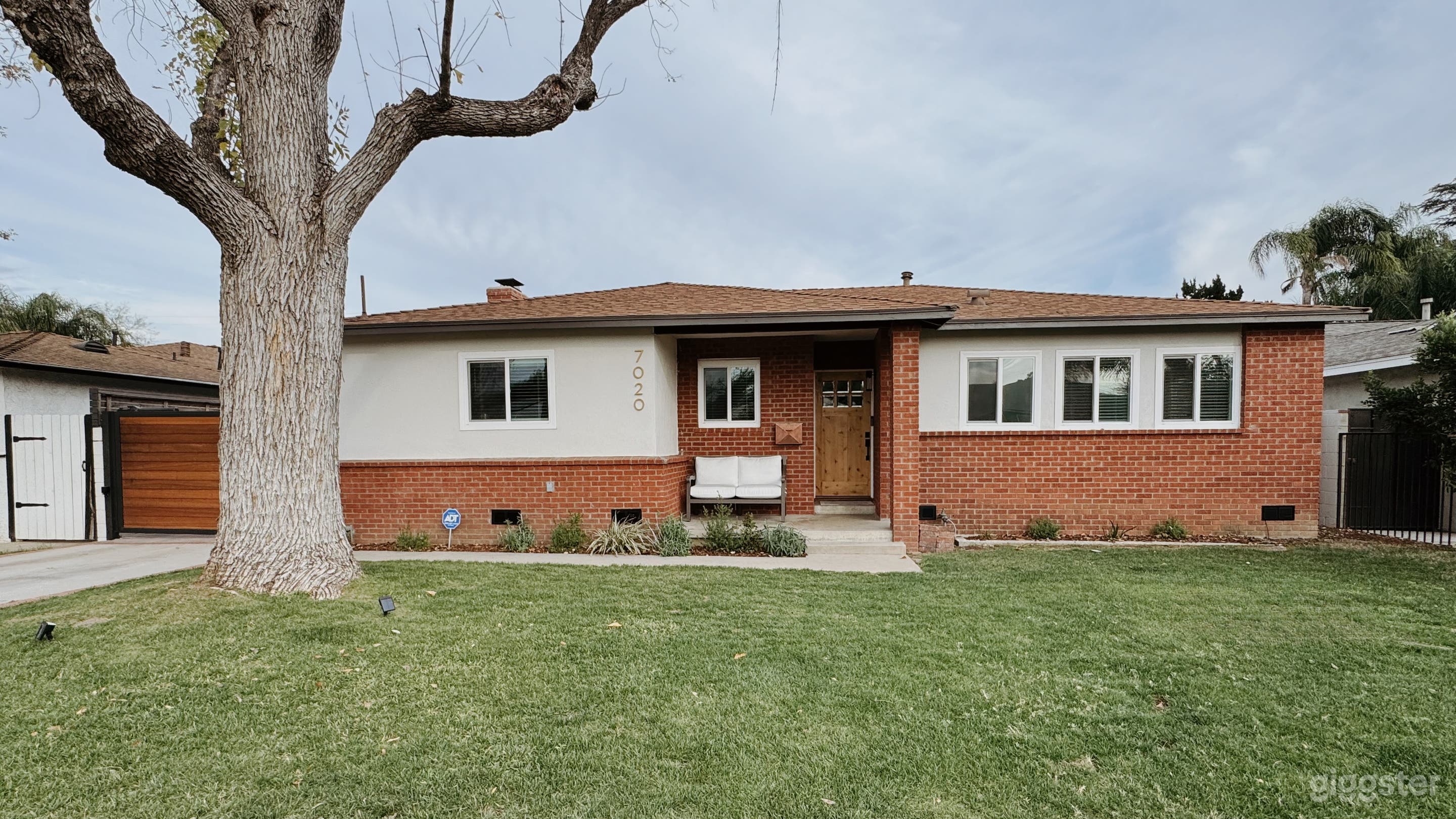 Production Ready Mid-Century Ranch Home - Lake Balboa Photo 4